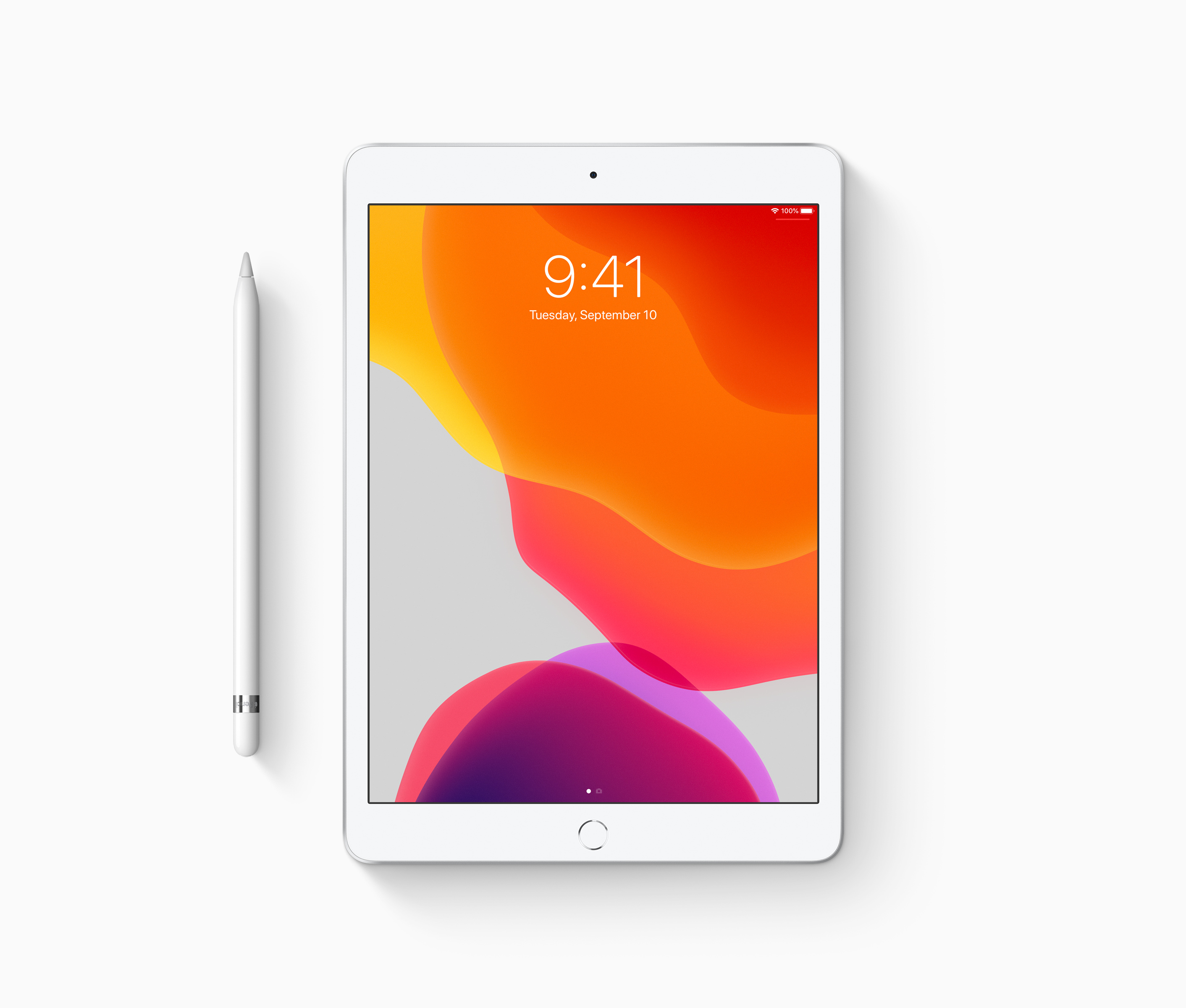 Weißes Tablet mit buntem Bildschirm und weißem Stift, zeigt Zeit und Datum.