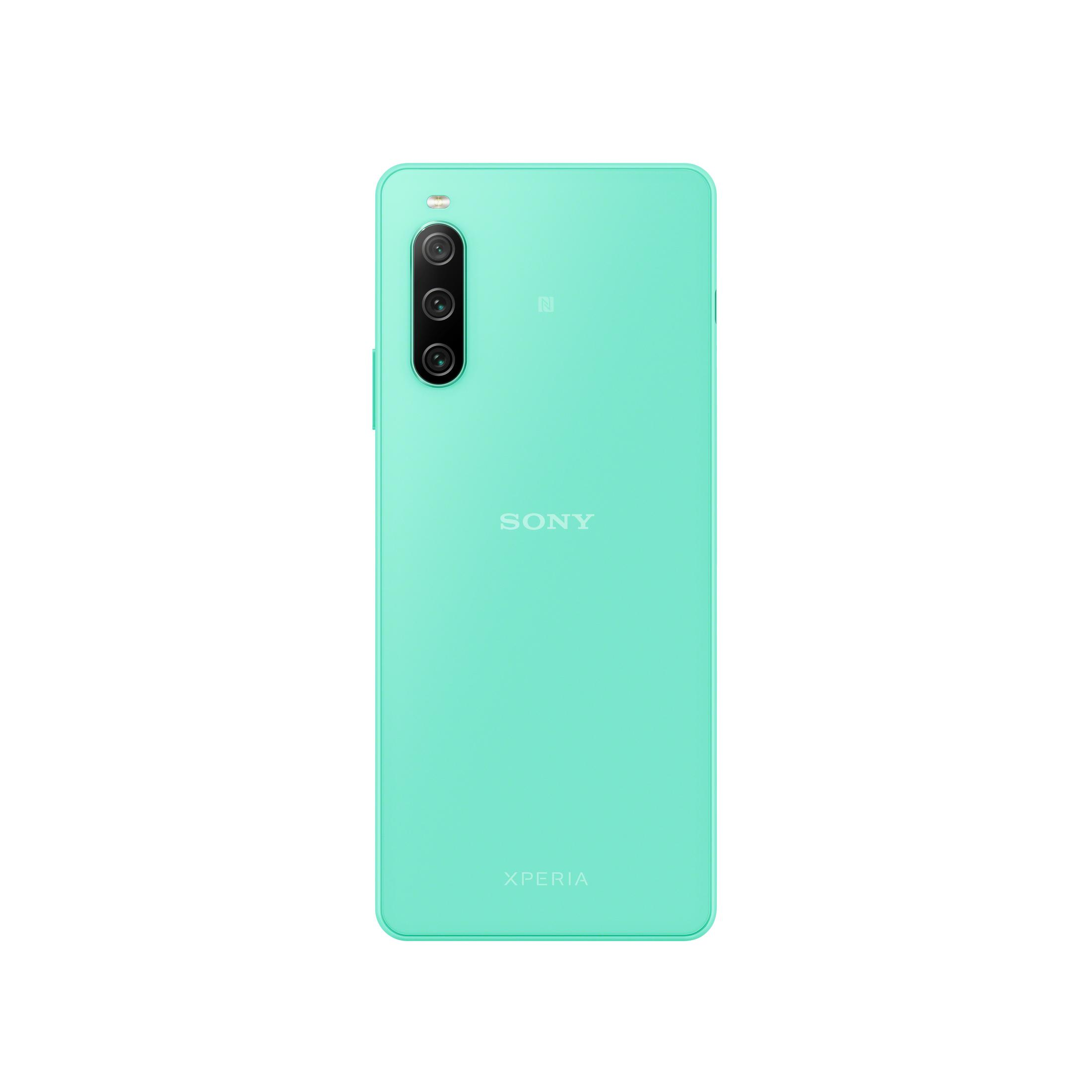 Tył miętowego telefonu Sony z potrójnym aparatem i logo Sony.