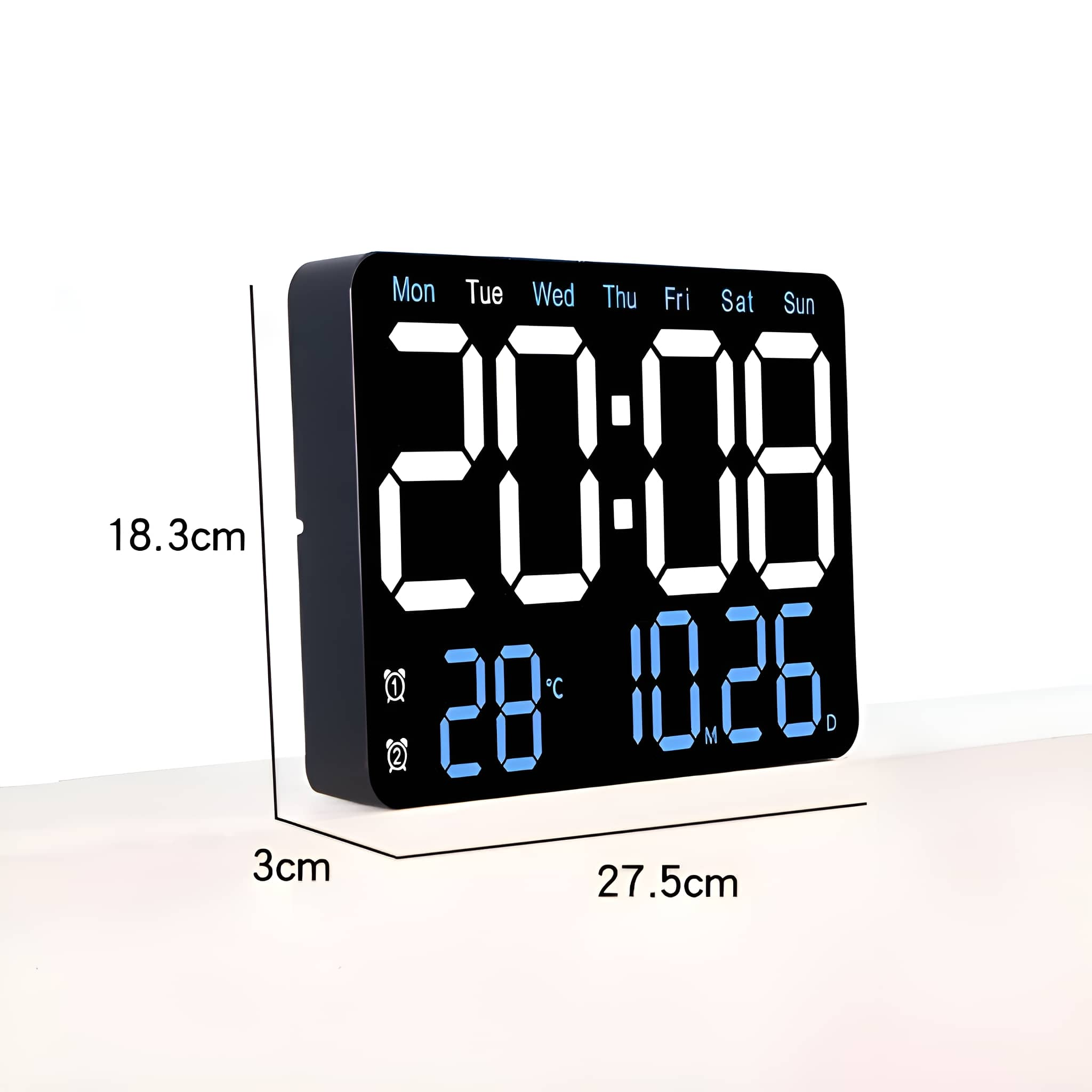 Schwarze Digitaluhr mit Zeit-, Datums- und Temperaturanzeige, vor weißem Hintergrund.