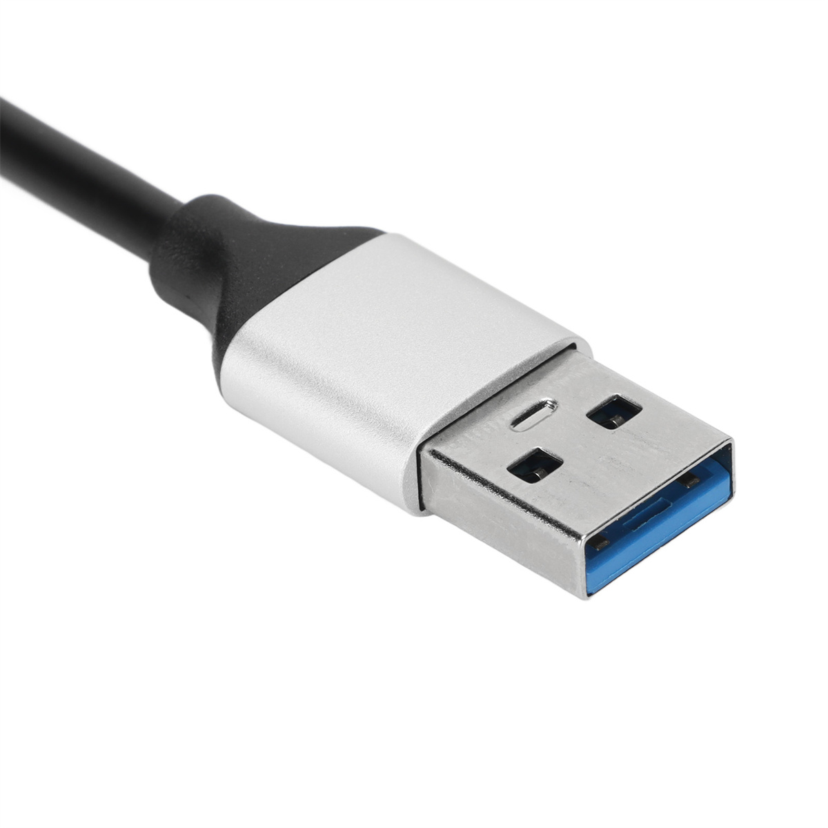USB 3.0-Kabel mit silbernem Stecker und blauem Einsatz. Schwarzes Kabel.