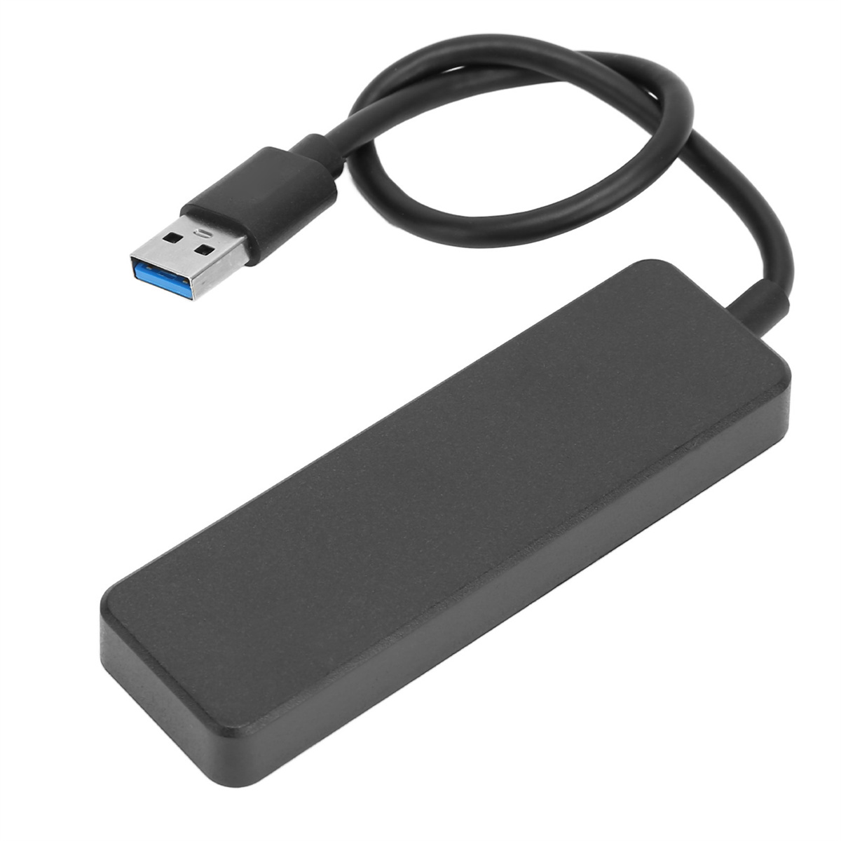 Ein schwarzer USB-Hub. Er hat eine rechteckige Form mit einem USB-A-Anschluss und einem schwarzen Kabel.