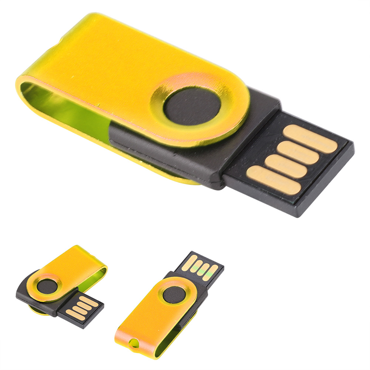 Gold-schwarzer USB-Stick. Zwei kleinere Laufwerke sind ebenfalls vorhanden. Weißer Hintergrund.
