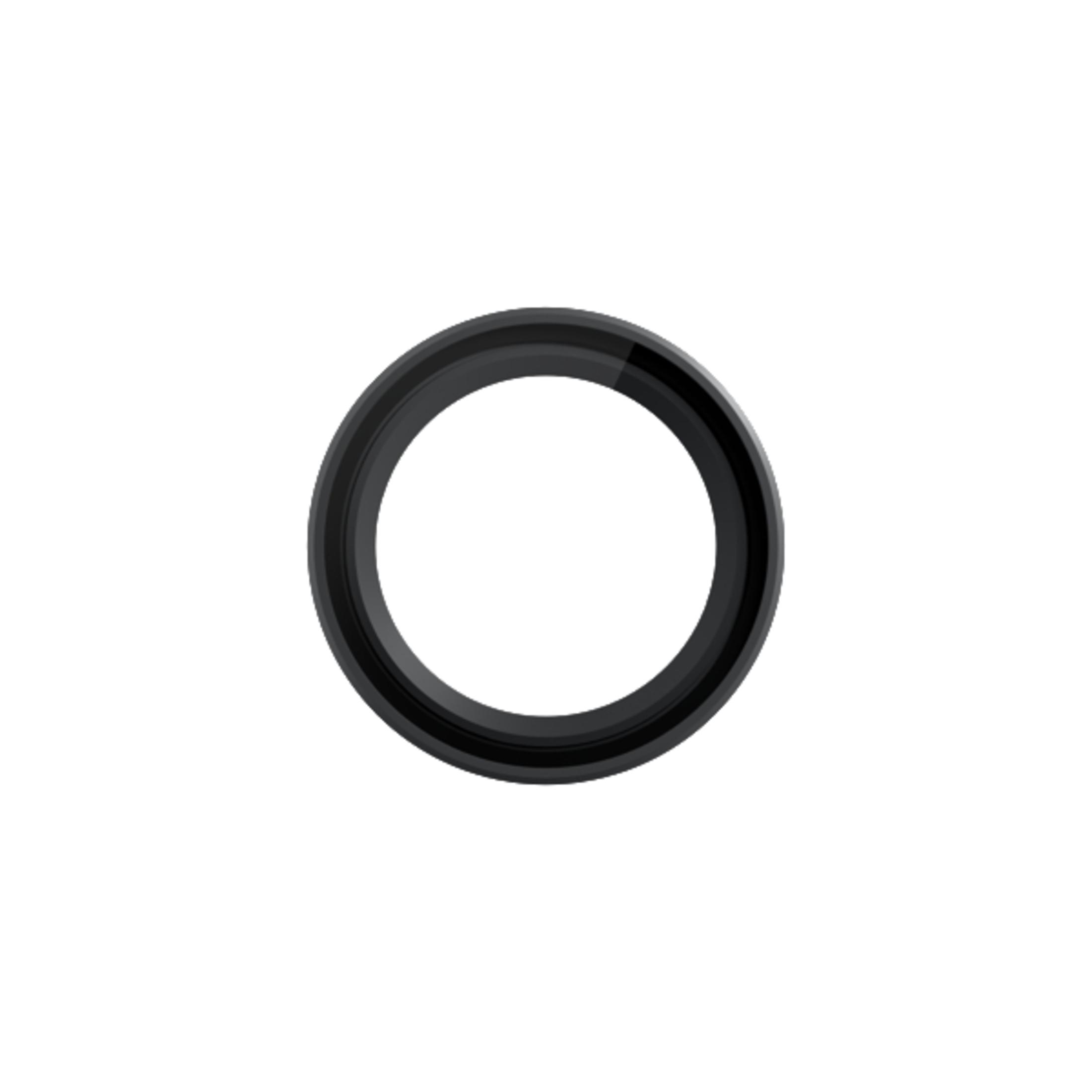 Schwarzer Objektivfilter mit kreisförmiger Form. Der Filter befindet sich vor weißem Hintergrund.