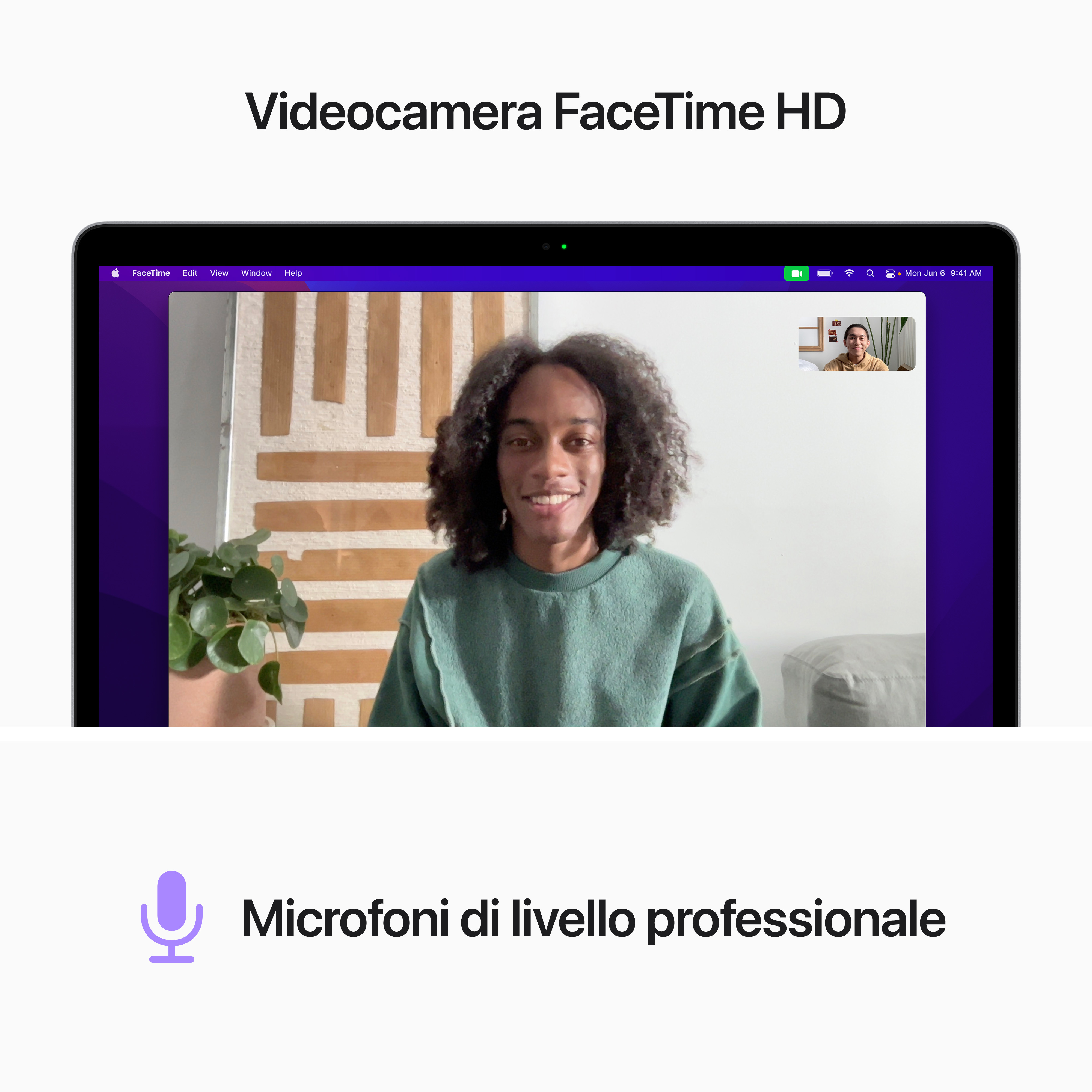 Ekran laptopa z rozmową wideo. Osoba z kręconymi włosami uśmiecha się. Inna osoba widoczna na ekranie.