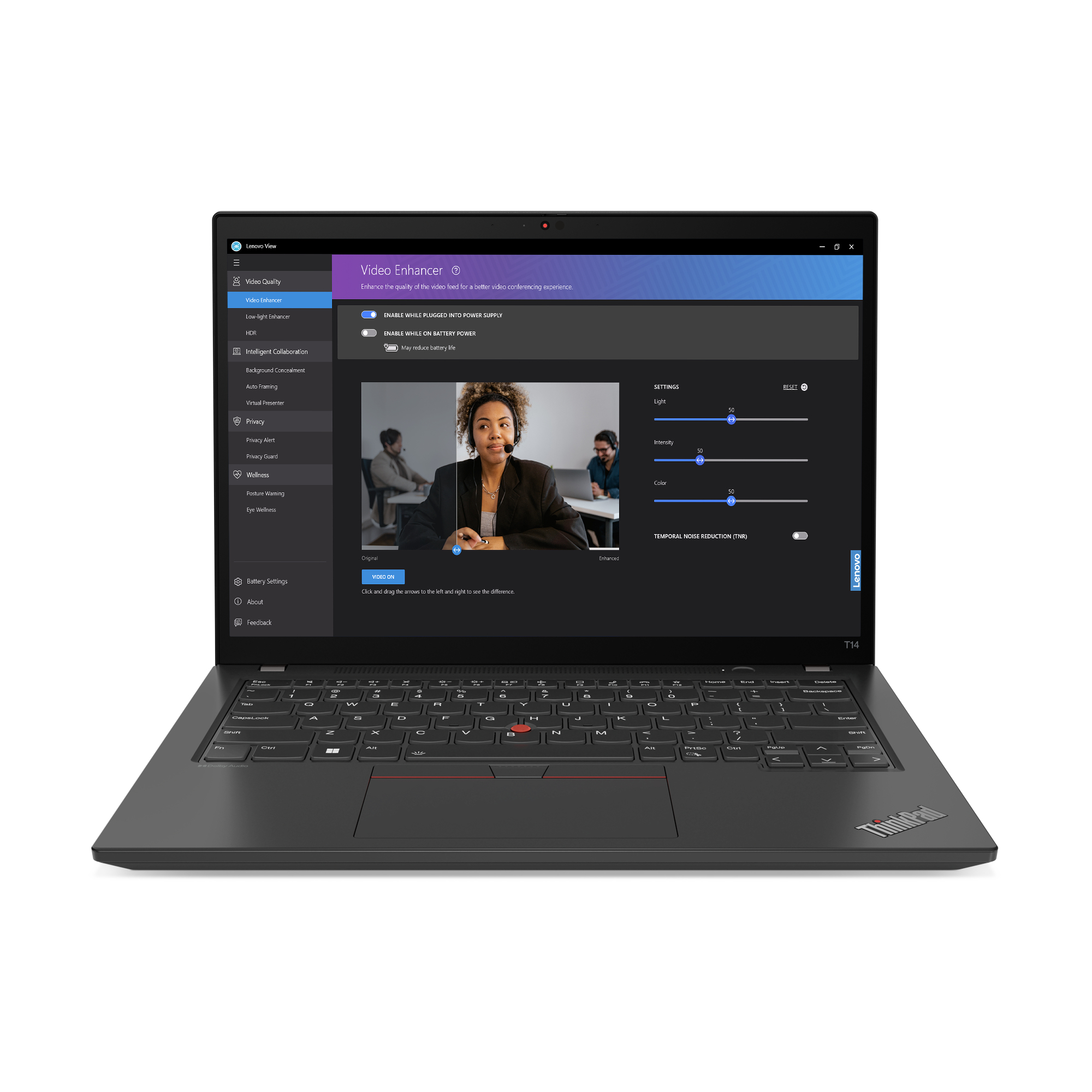 Laptop-Bildschirm zeigt eine Software-Oberfläche mit Einstellungen und Optionen.