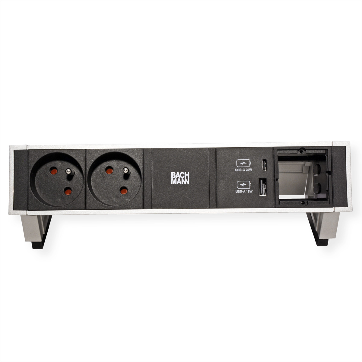 Steckdosenleiste mit Steckdosen, USB-Anschlüssen und Bachmann-Logo. Silbernes und schwarzes Design auf weißem Hintergrund.