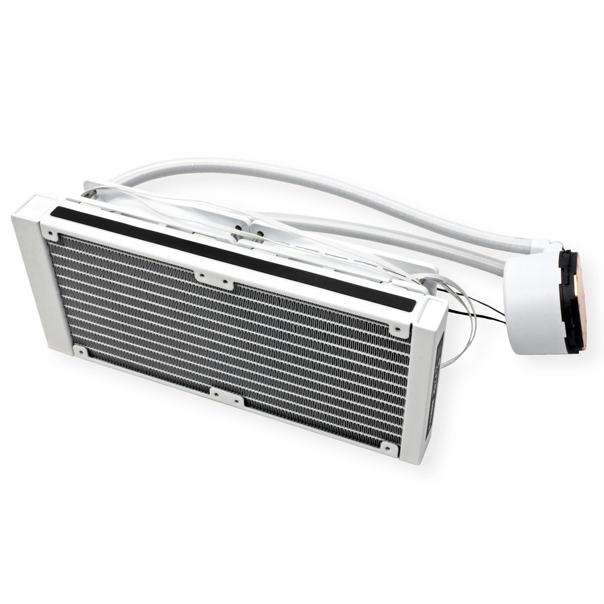 Wit computerkoelsysteem met radiator en buizen op een witte achtergrond.