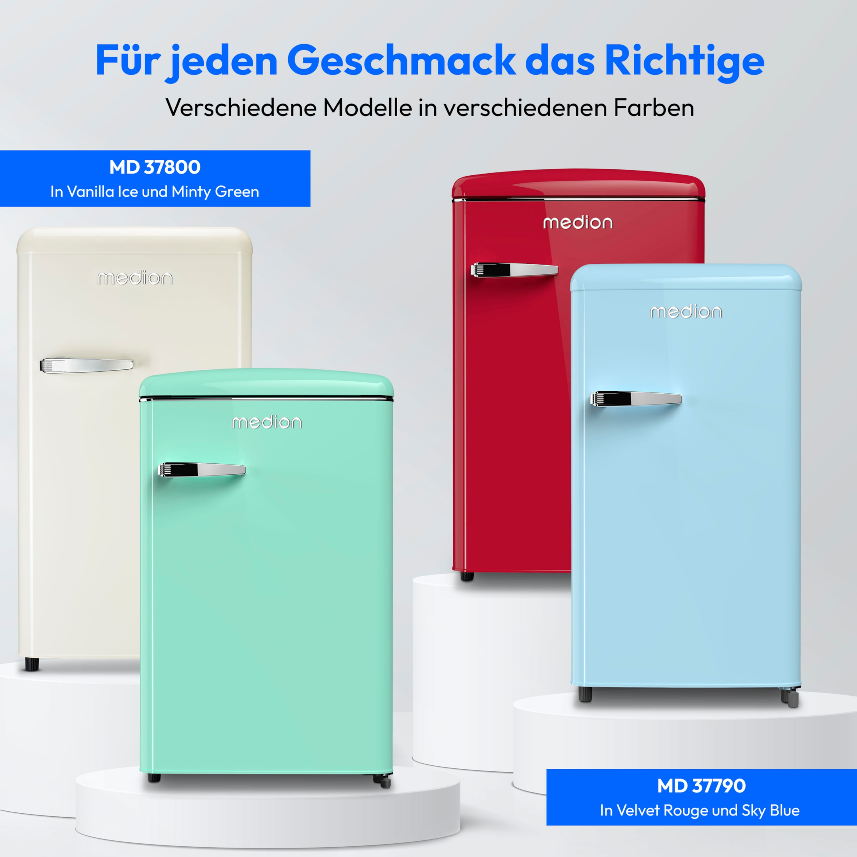 Vier Kühlschränke im Retro-Stil in verschiedenen Farben, mit Textbeschriftungen.