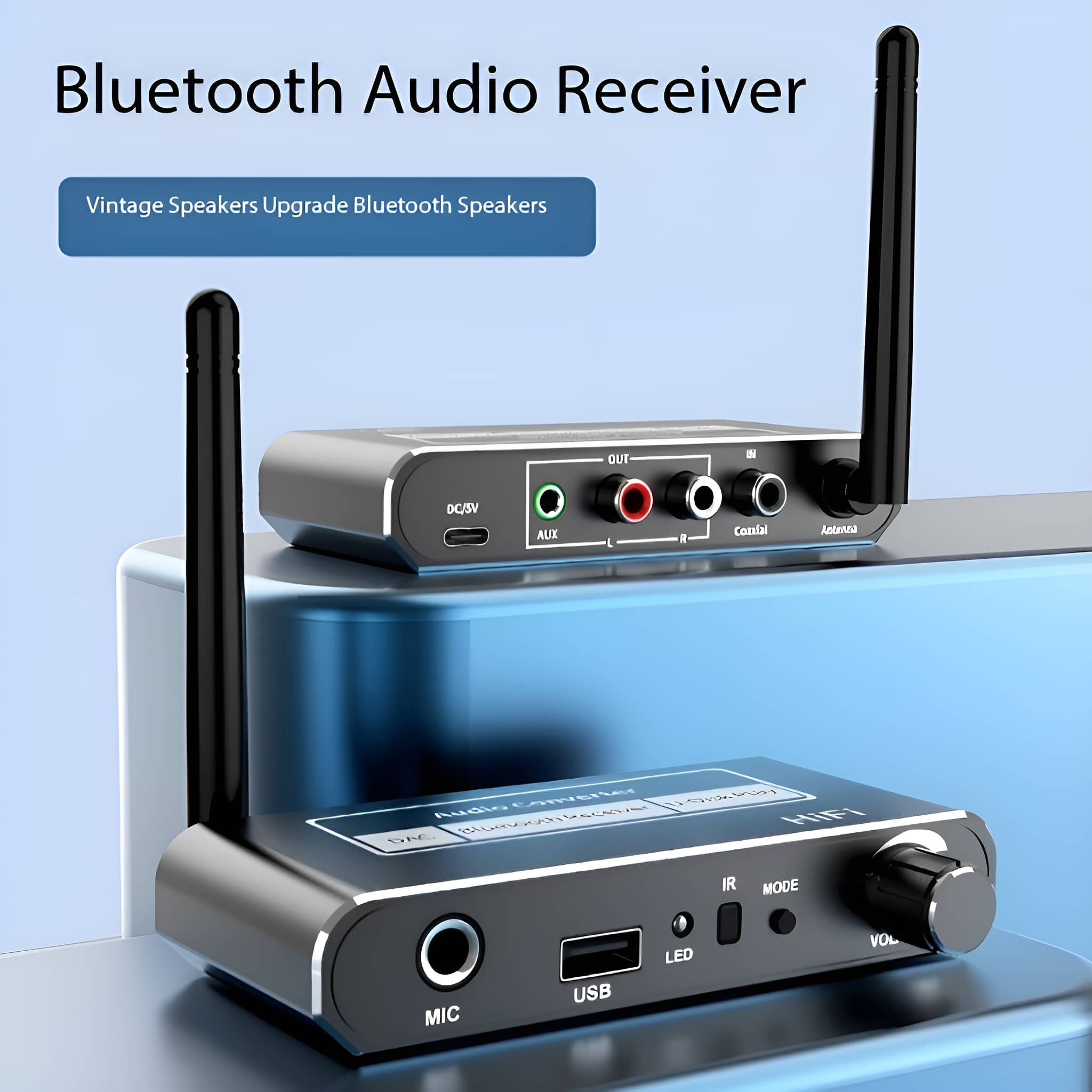 Ein schwarzer und silberner Bluetooth-Audio-Empfänger mit zwei Antennen und mehreren Ein-/Ausgangsanschlüssen.
