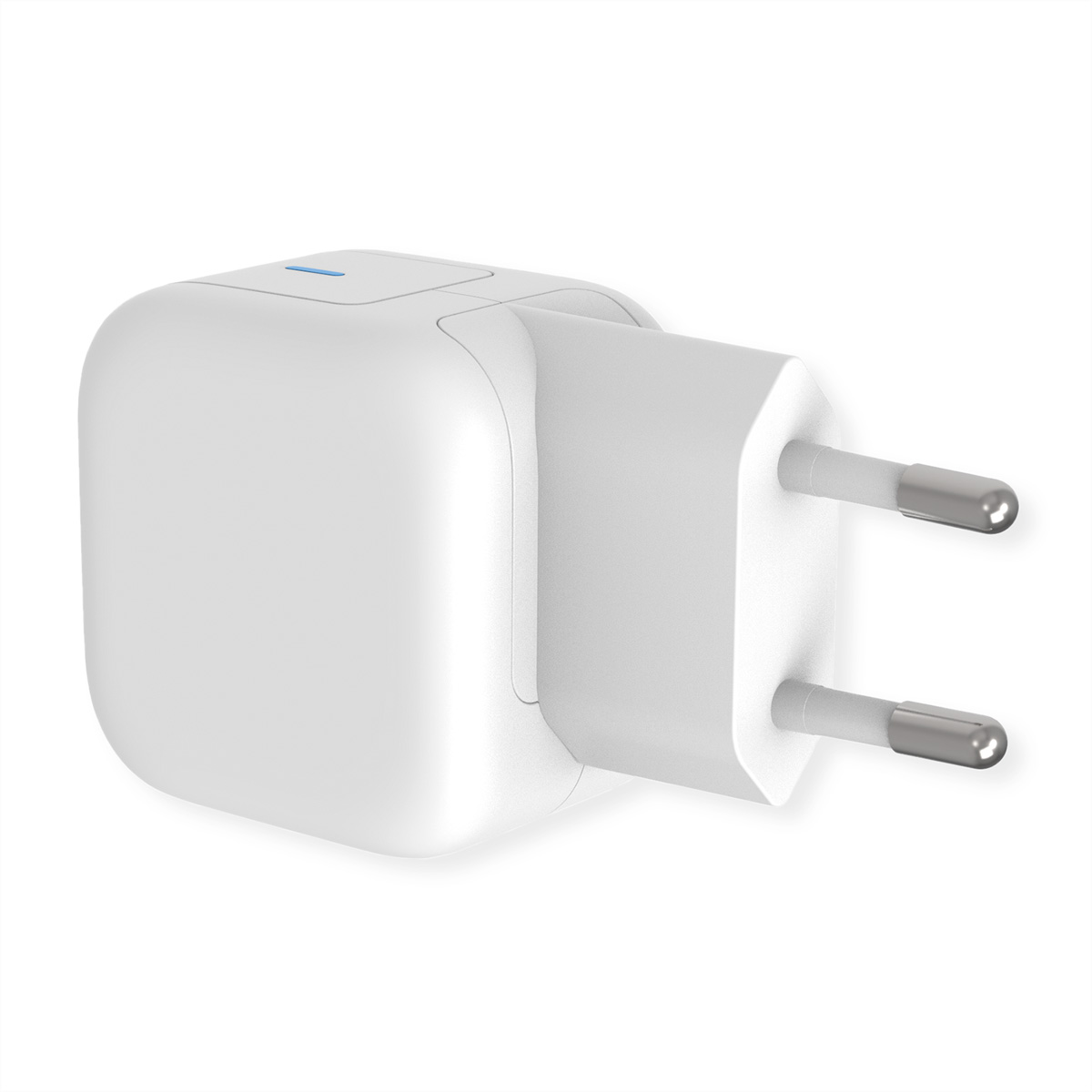 Un chargeur mural blanc pour un téléphone. Il a deux broches et une petite lumière bleue. Fond blanc.