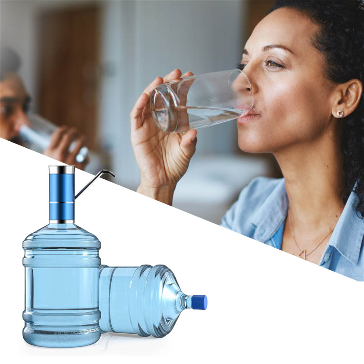 Frau trinkt Wasser aus einem Glas, mit Wasserflasche und Spender in der Nähe.