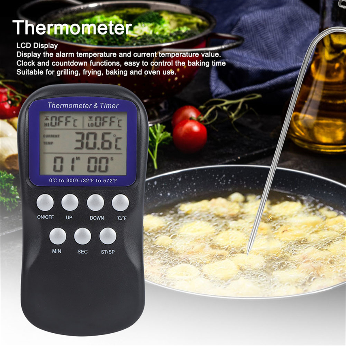 Ein digitales Thermometer zeigt 30,6 Grad Celsius an, mit einer Sonde in braten Essen und einem Timer.