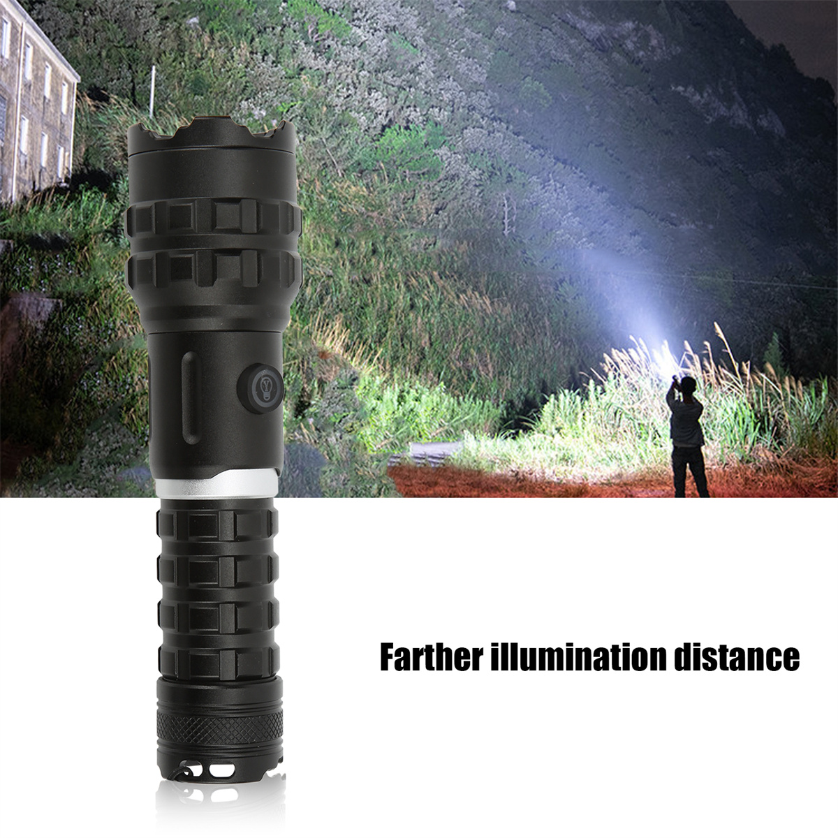 Schwarze Taschenlampe, die einen Lichtstrahl in die Nacht wirft, mit einer Person in der Ferne.