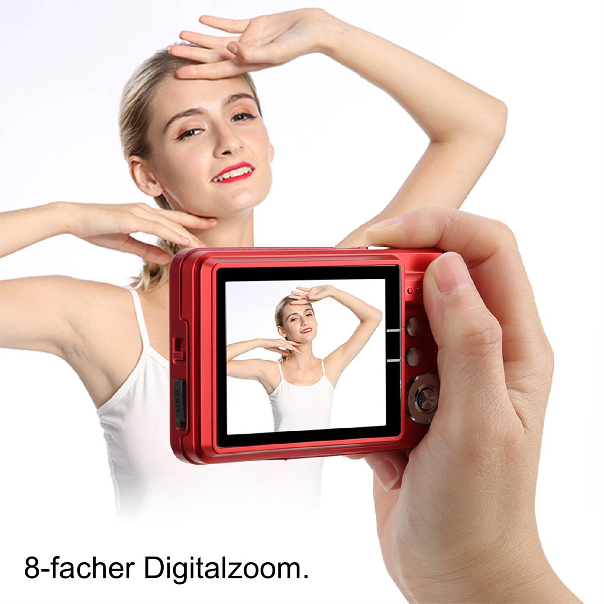 Frau hält rote Kamera, macht Foto. Kamera zeigt Bild der Frau.