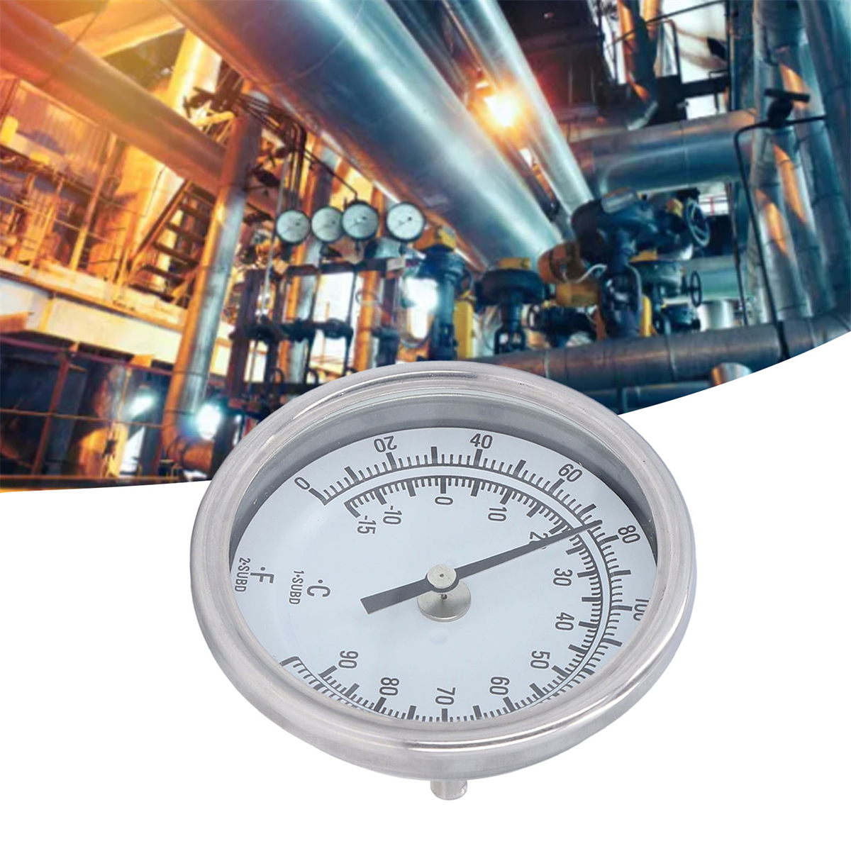 Ein kreisförmiges Thermometer, industrieller Hintergrund.