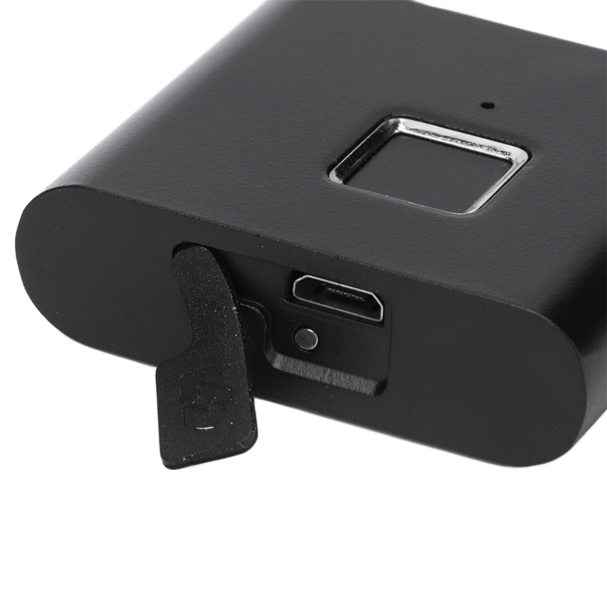 Ein schwarzes Gerät mit einem USB- und einem Micro-USB-Anschluss.