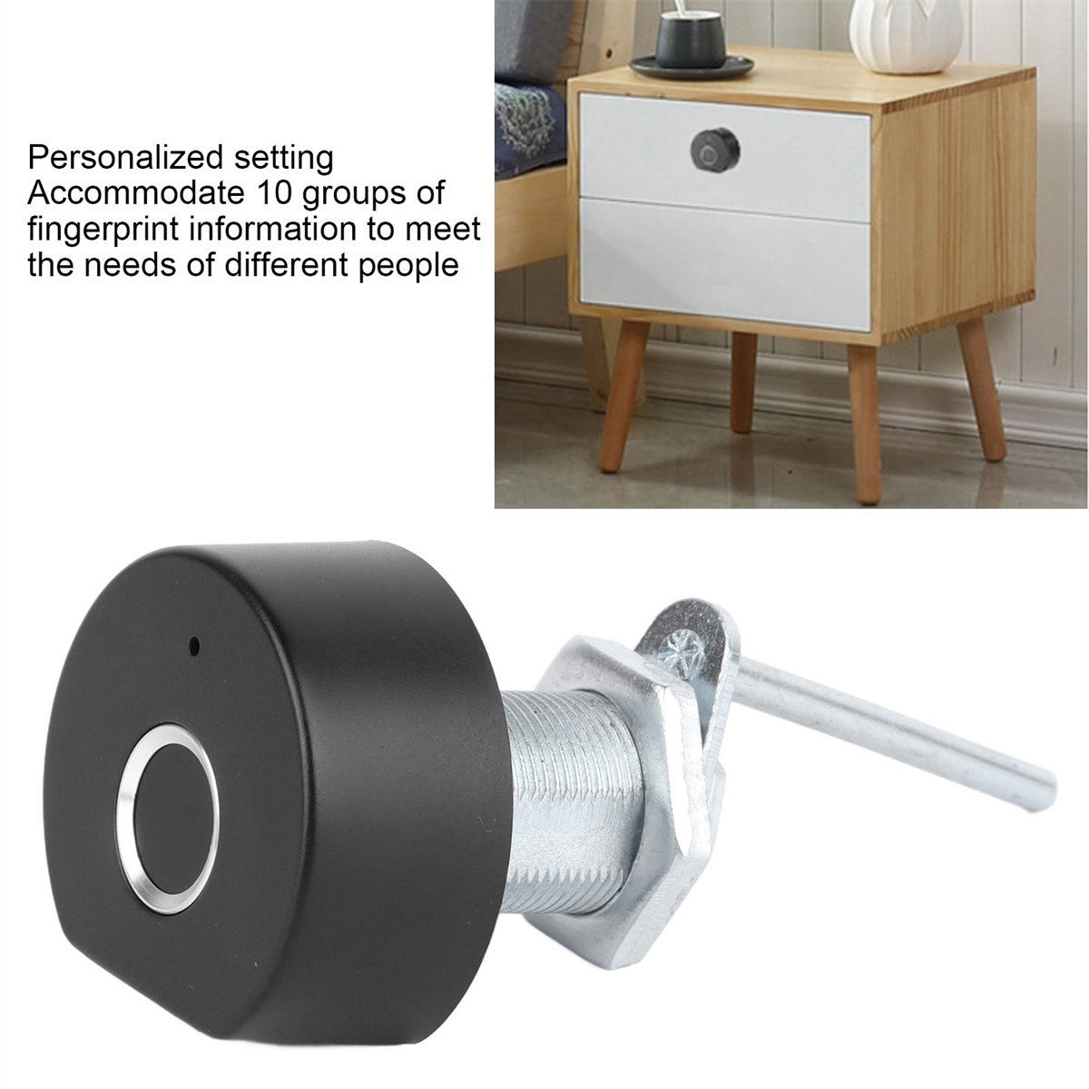Fingerabdruckschloss mit schwarzem Sensor. Schwarz-weißer Schrank im Hintergrund. Metallbeschläge.