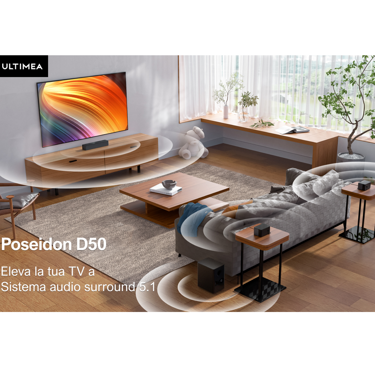 Soggiorno con TV e sistema audio, divano e tavolini, con finestra sullo sfondo.