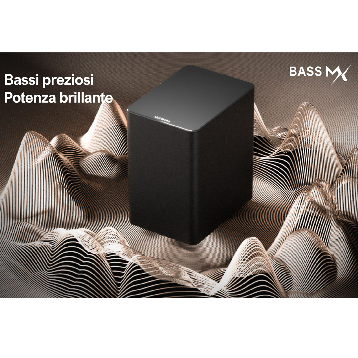 Un subwoofer nero su sfondo dorato con onde sonore. Testo: 'Bass MX' e 'Potenza brillante'.