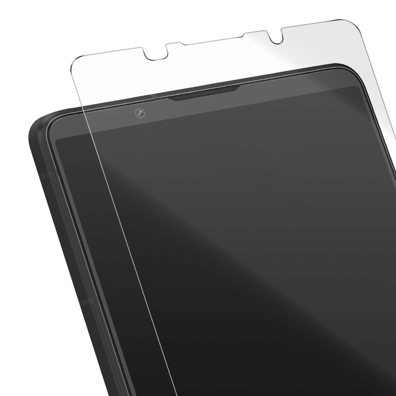 Protezione schermo per smartphone applicata a uno smartphone nero, vista angolata, primo piano.