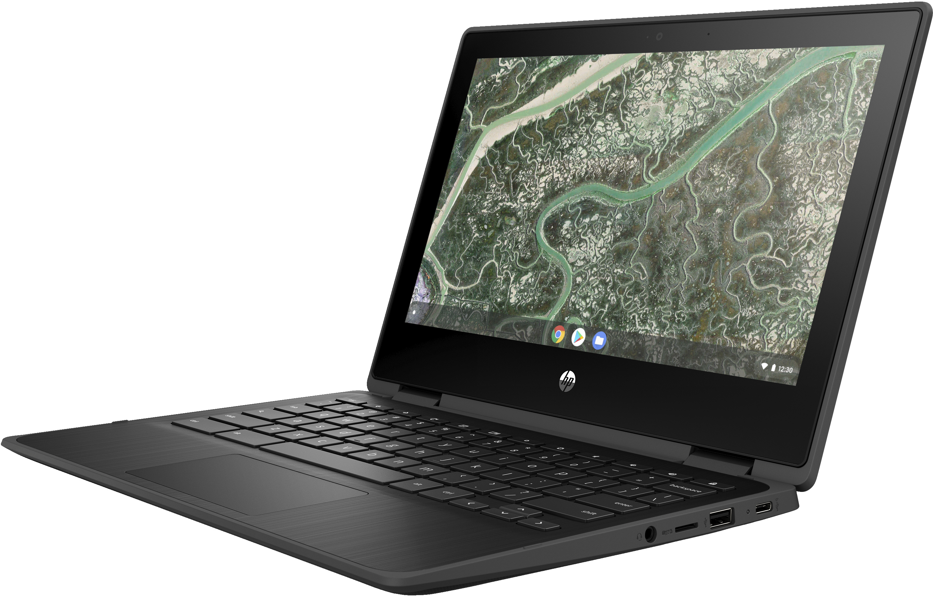 Chromebook HP negro, abierto. Pantalla muestra una escena de paisaje. Teclado negro.