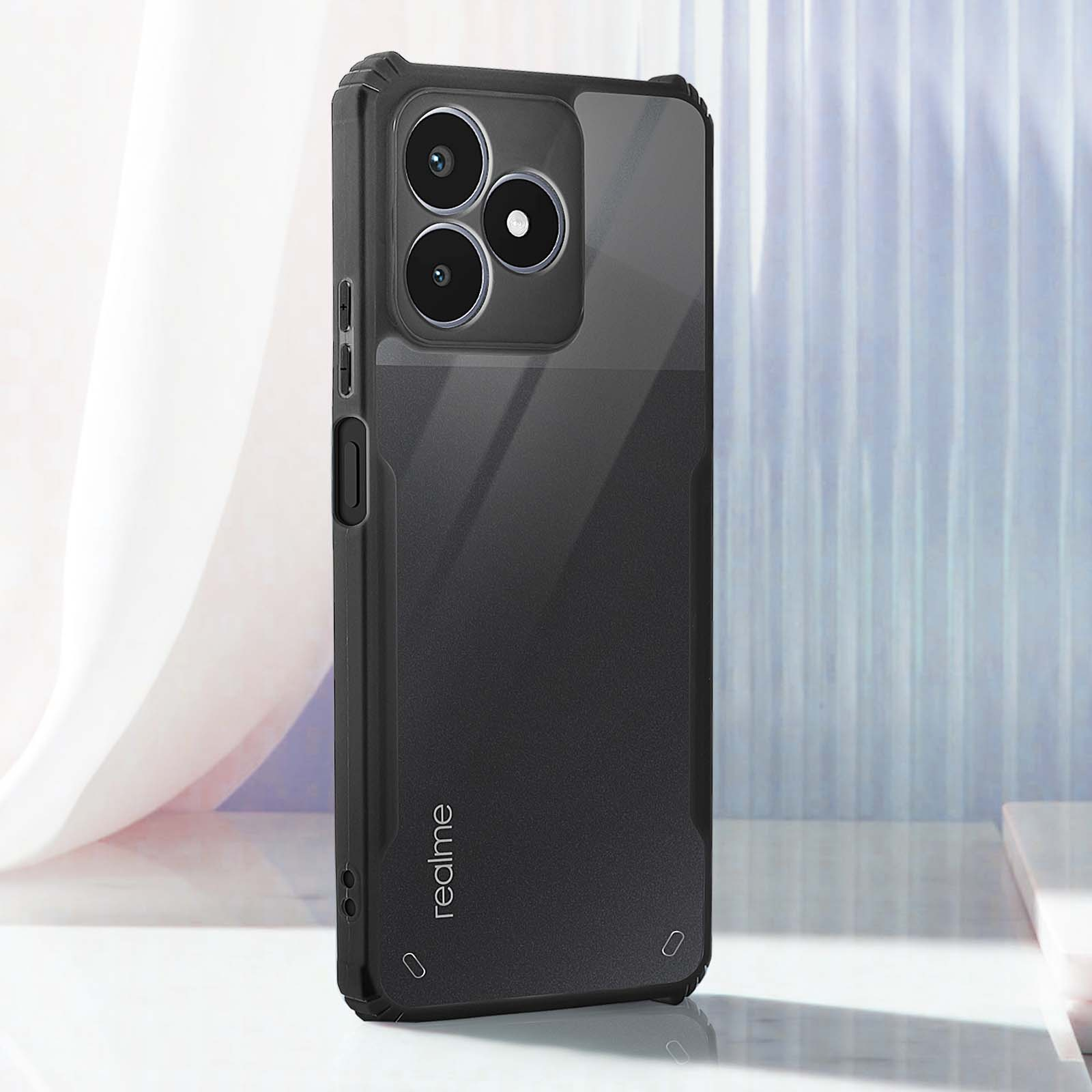 Custodia nera per telefono con tre lenti e sezione trasparente. Logo del marchio Realme visibile.