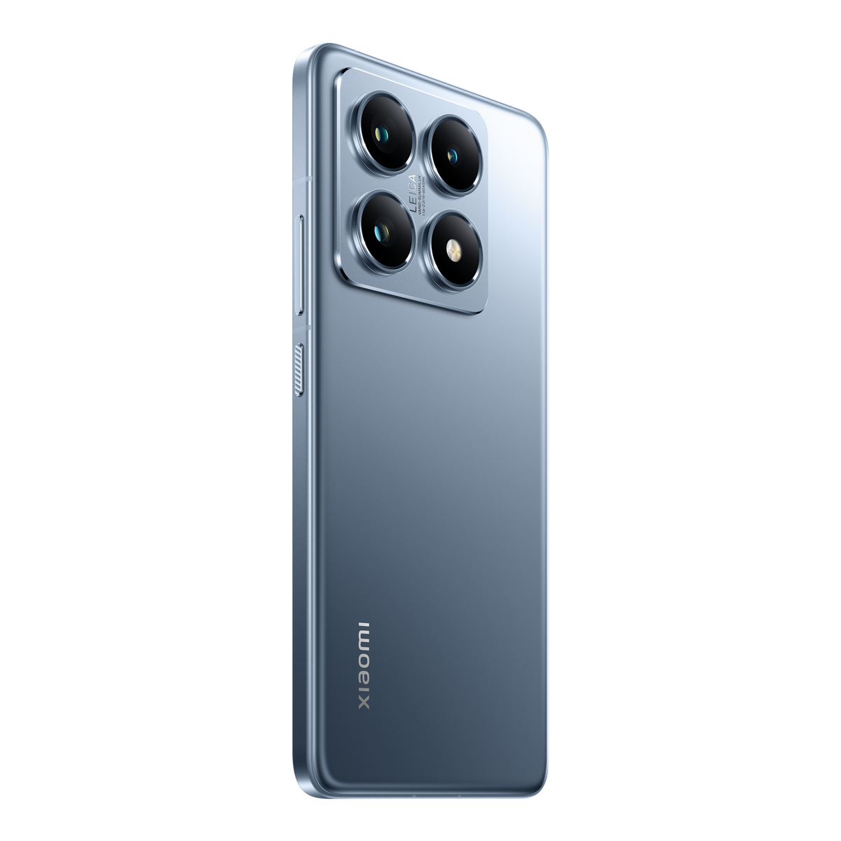 Blaues Telefon, Rückansicht, mit vier Kameralinsen und 'LEICA'-Branding. Schwarzer Hintergrund.