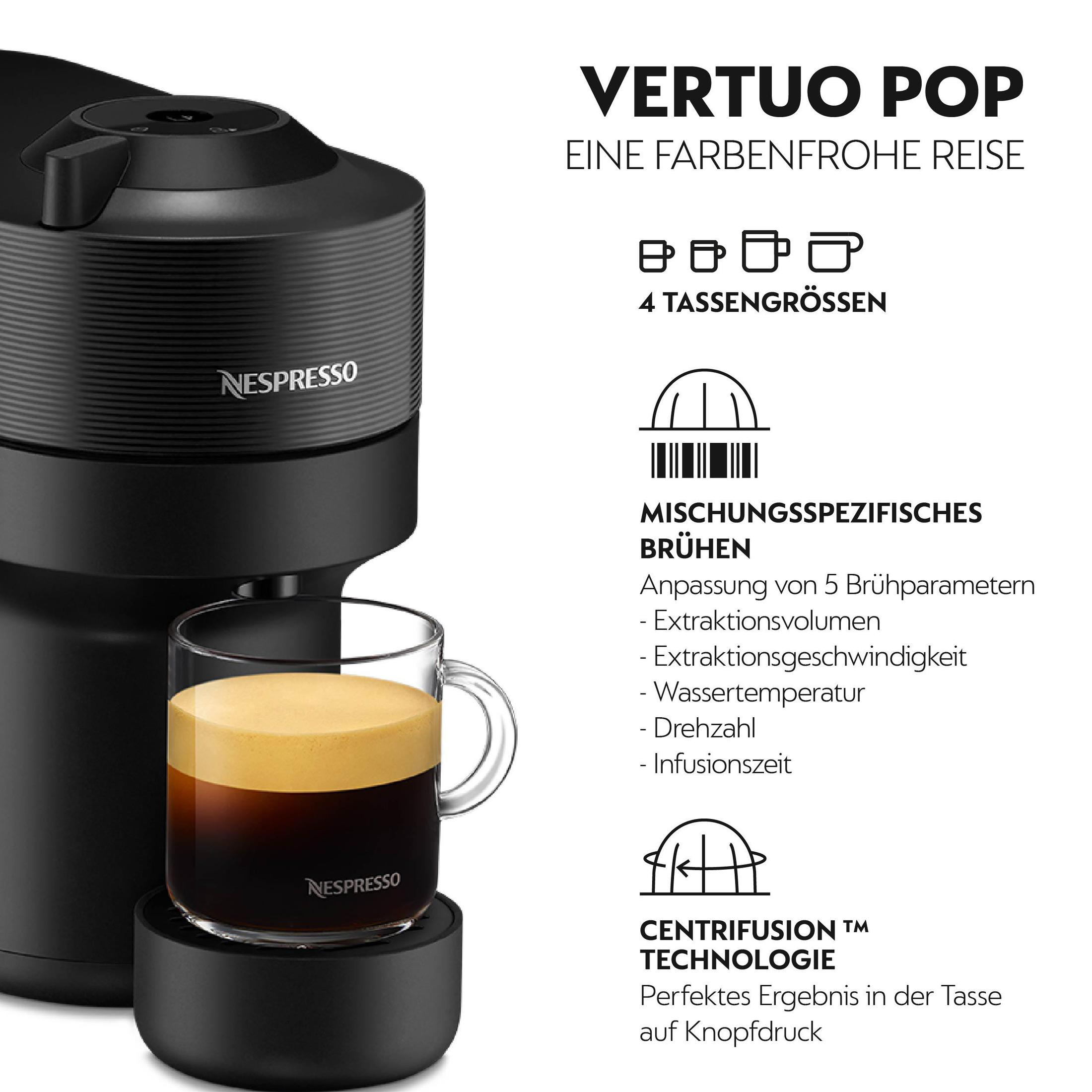 Nespresso Vertuo Pop Kaffeemaschine mit einem Glas Kaffee. Schwarz und weiß. Weißer Hintergrund.