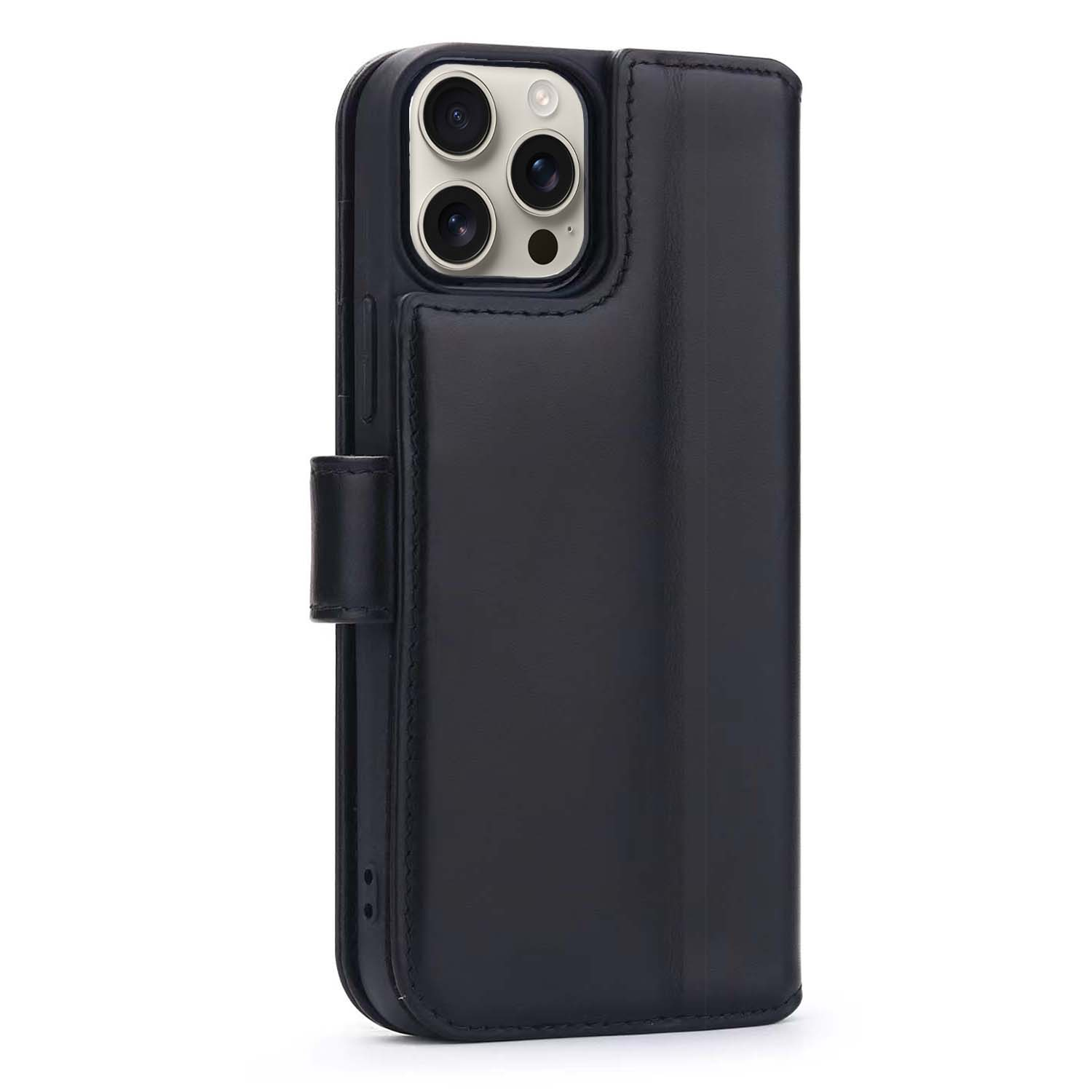 Étui de téléphone noir avec un téléphone noir. L'étui est fermé par une fermeture magnétique.