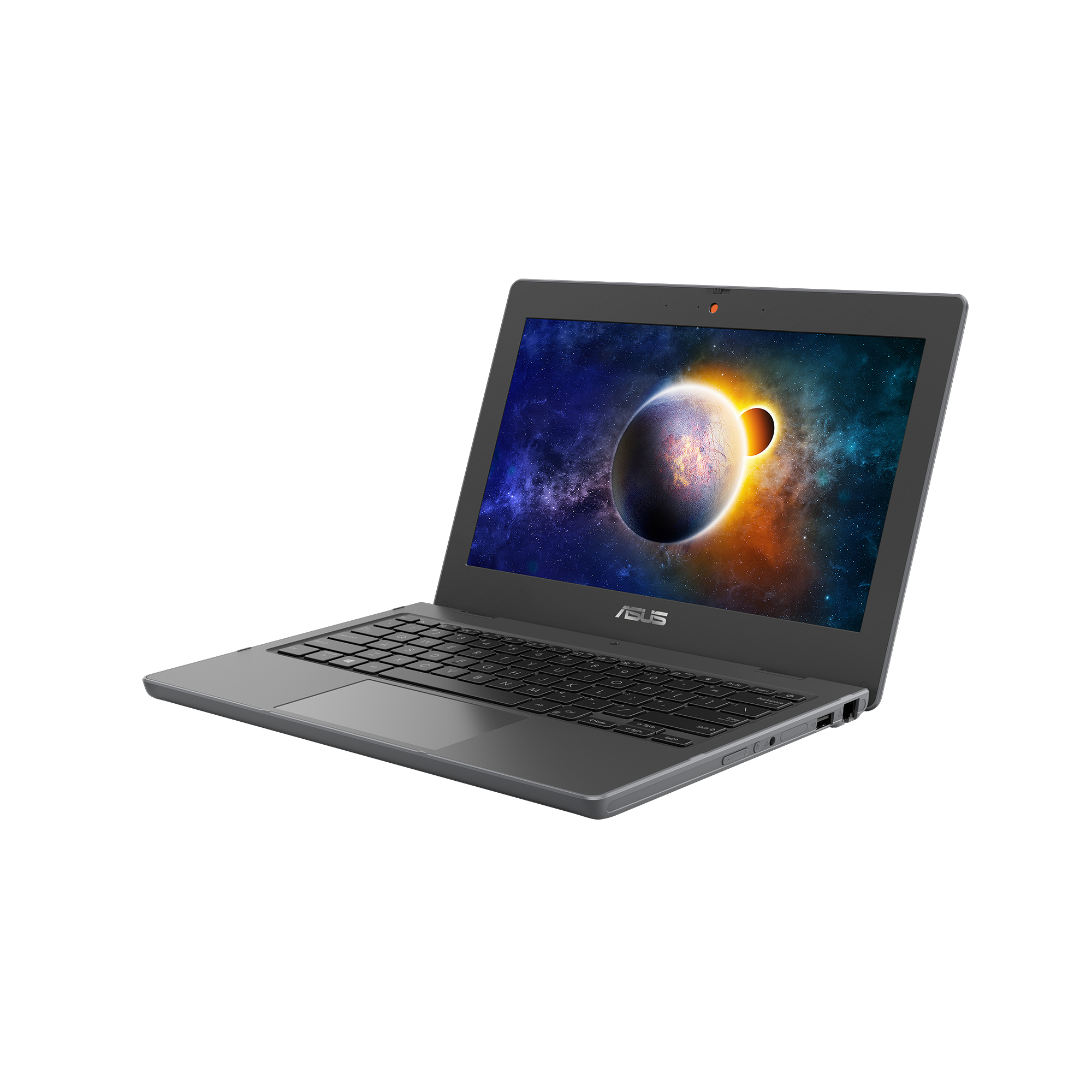 Un portátil ASUS gris oscuro con una escena espacial en la pantalla. El fondo es blanco.