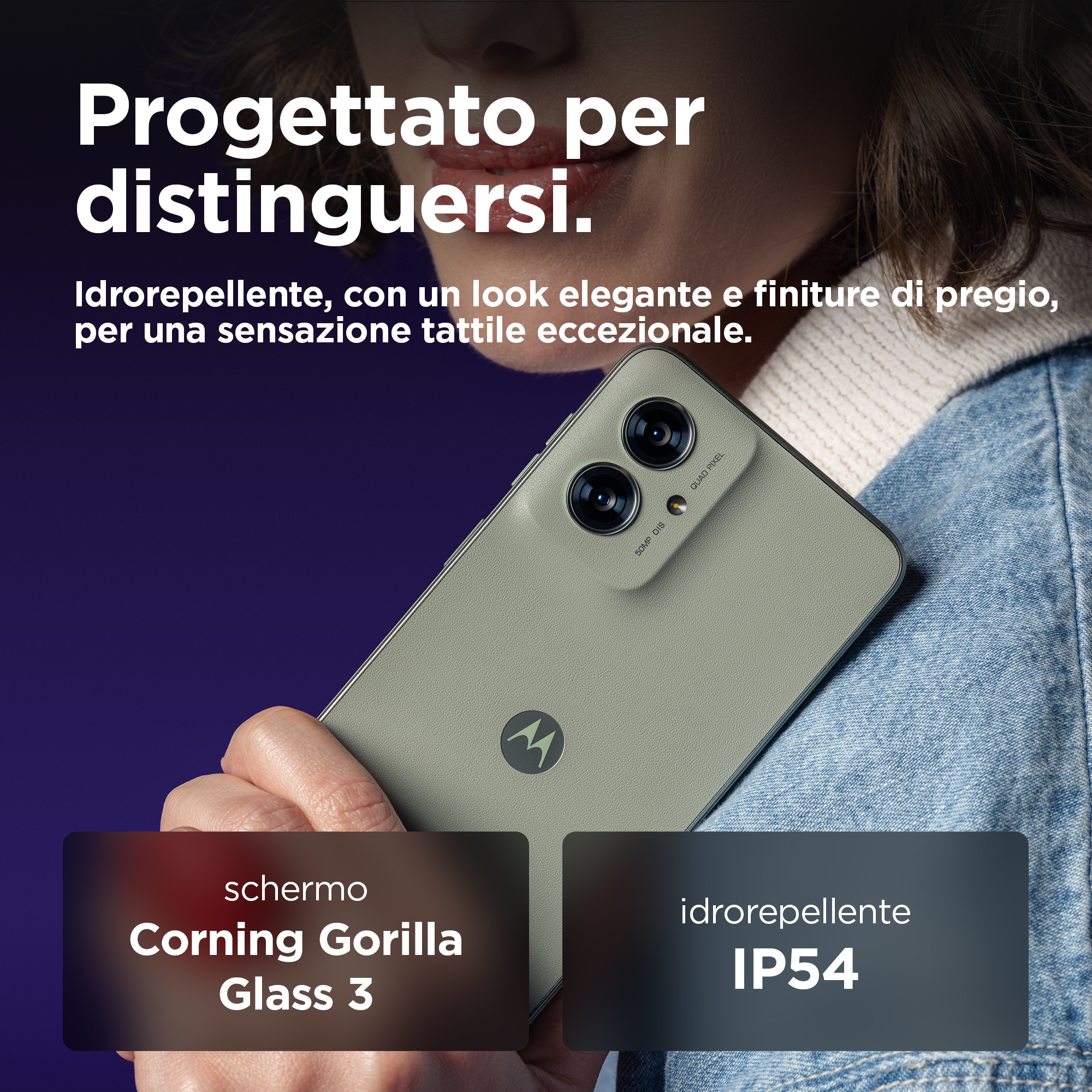 Zielony telefon z dwoma aparatami, z tekstem o ekranie i odporności na wodę.