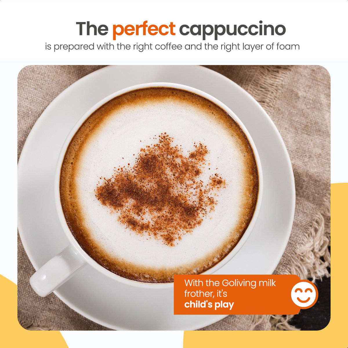 Eine Tasse Cappuccino mit Schaumdesign auf einem weißen Teller.