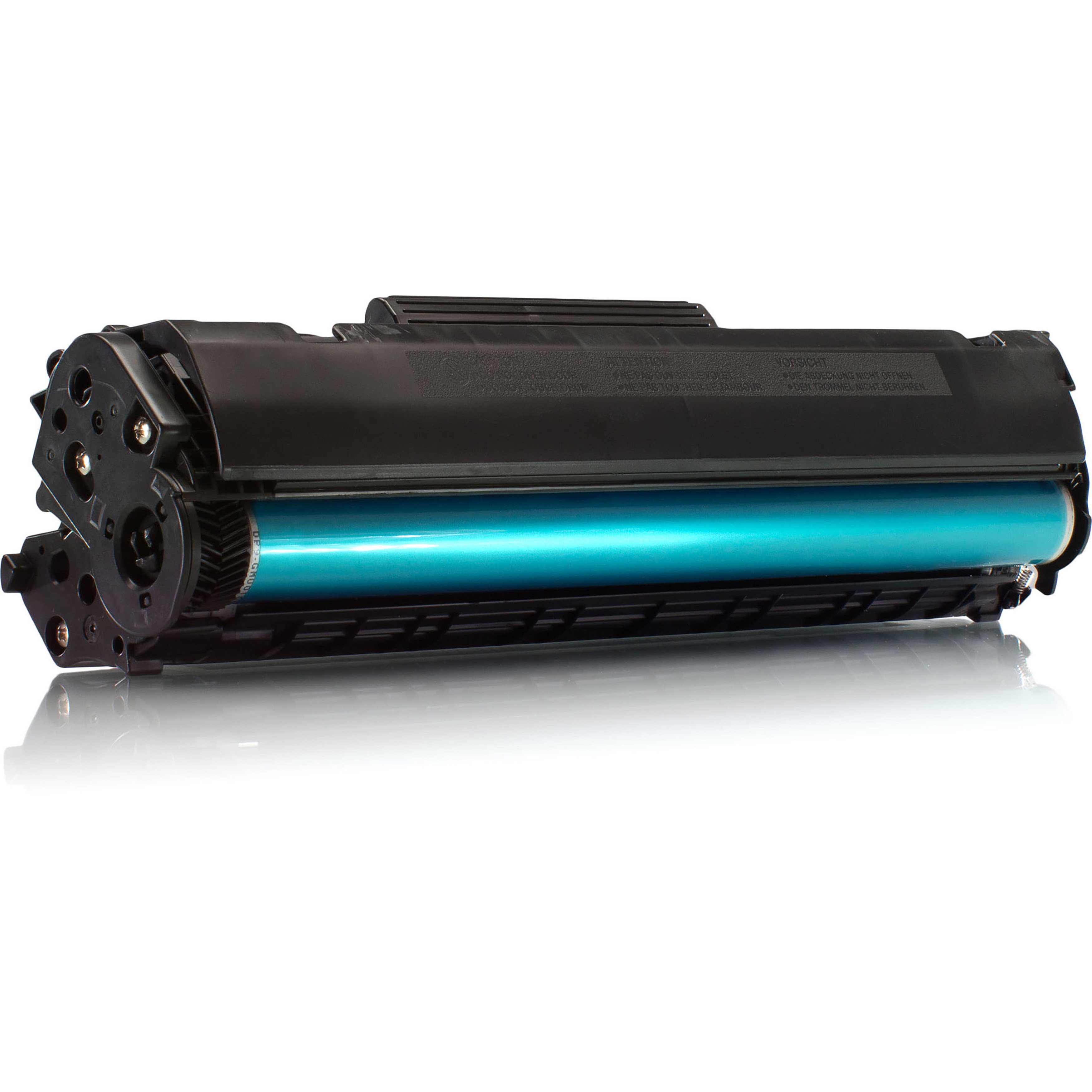 Cartuccia toner per stampante nera con un cilindro turchese. Sfondo bianco.