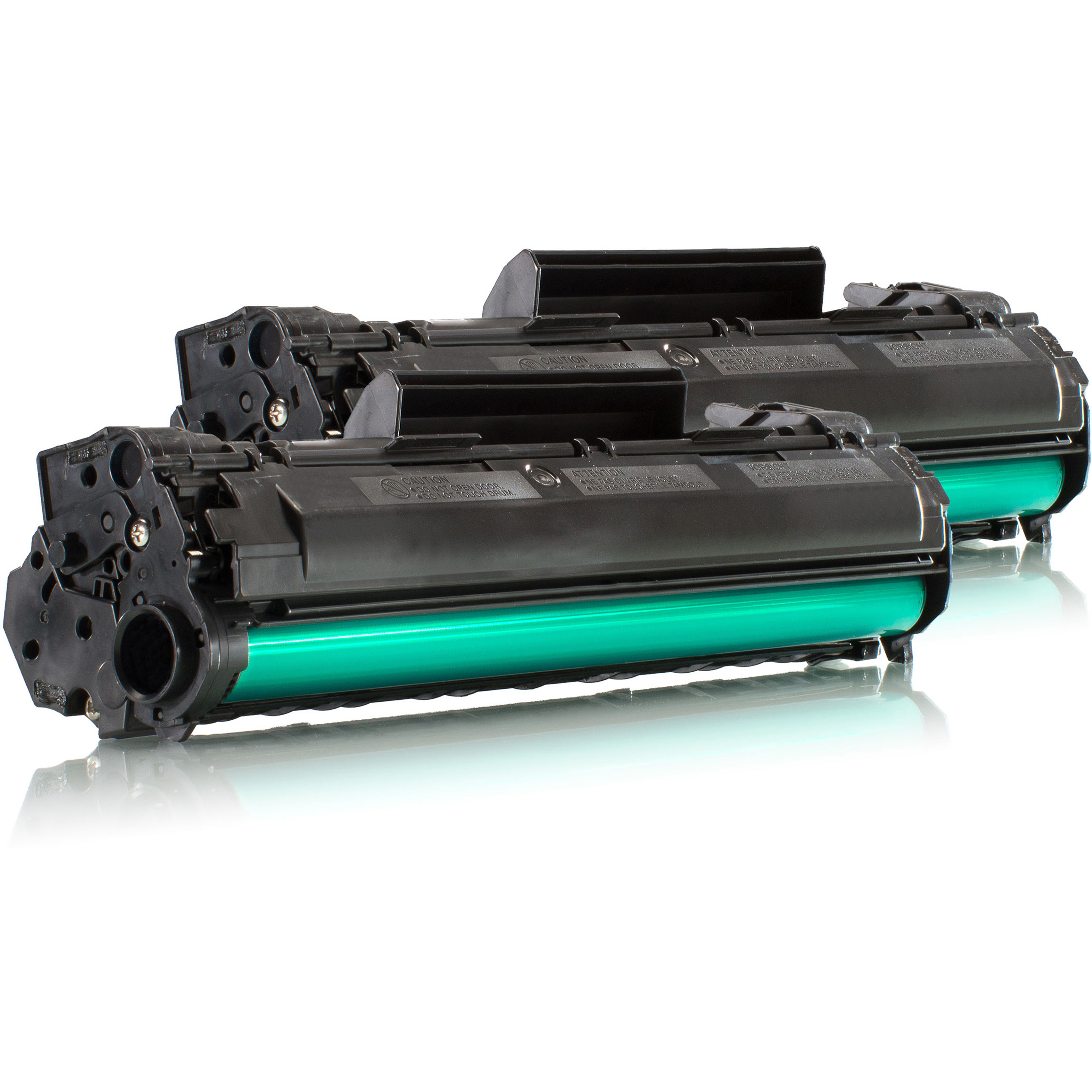 Dwa czarne wkłady z tonerem na białej powierzchni. Zielony tusz jest widoczny na wałkach.