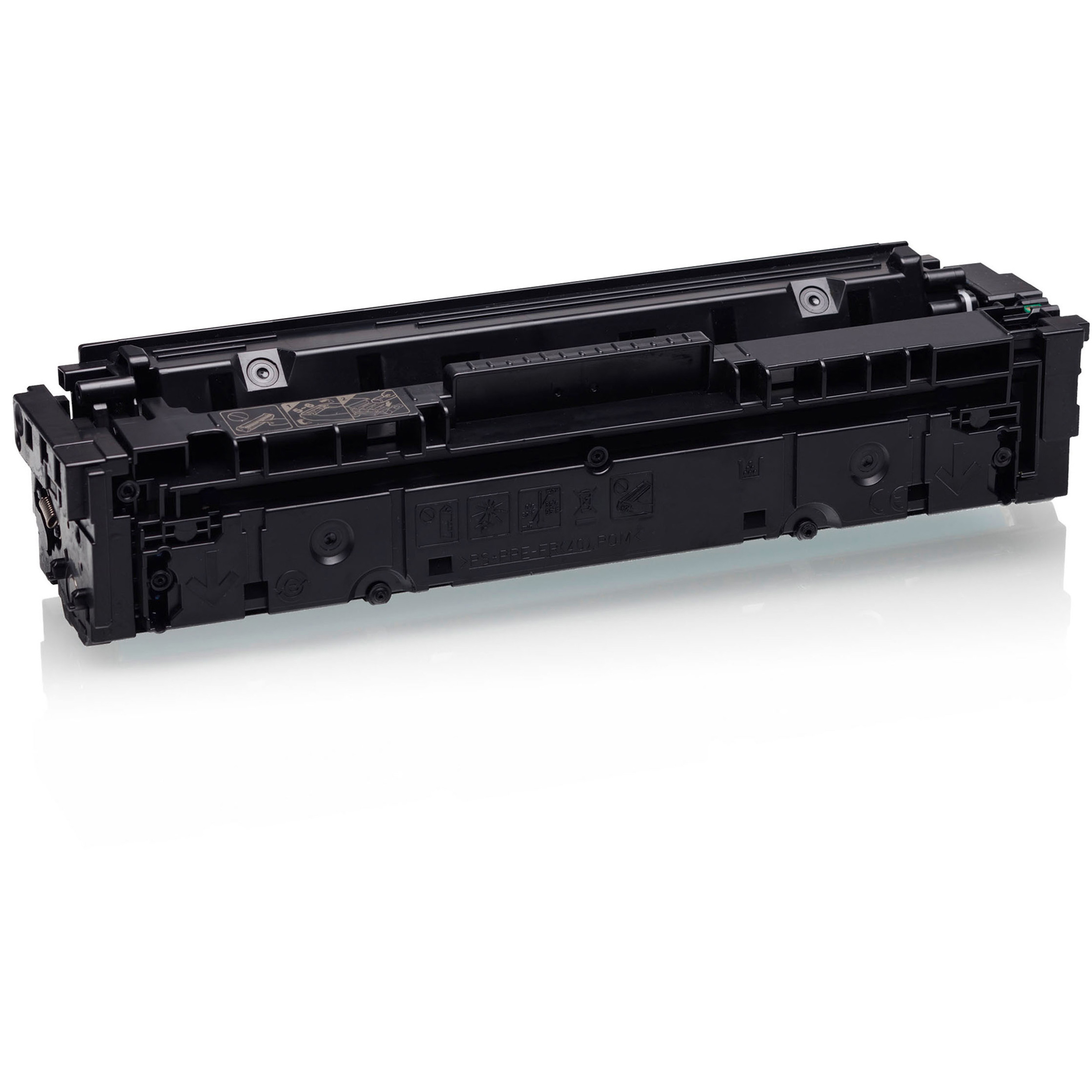 Cartuccia toner nera. Riflesso su sfondo bianco. Plastica nera.