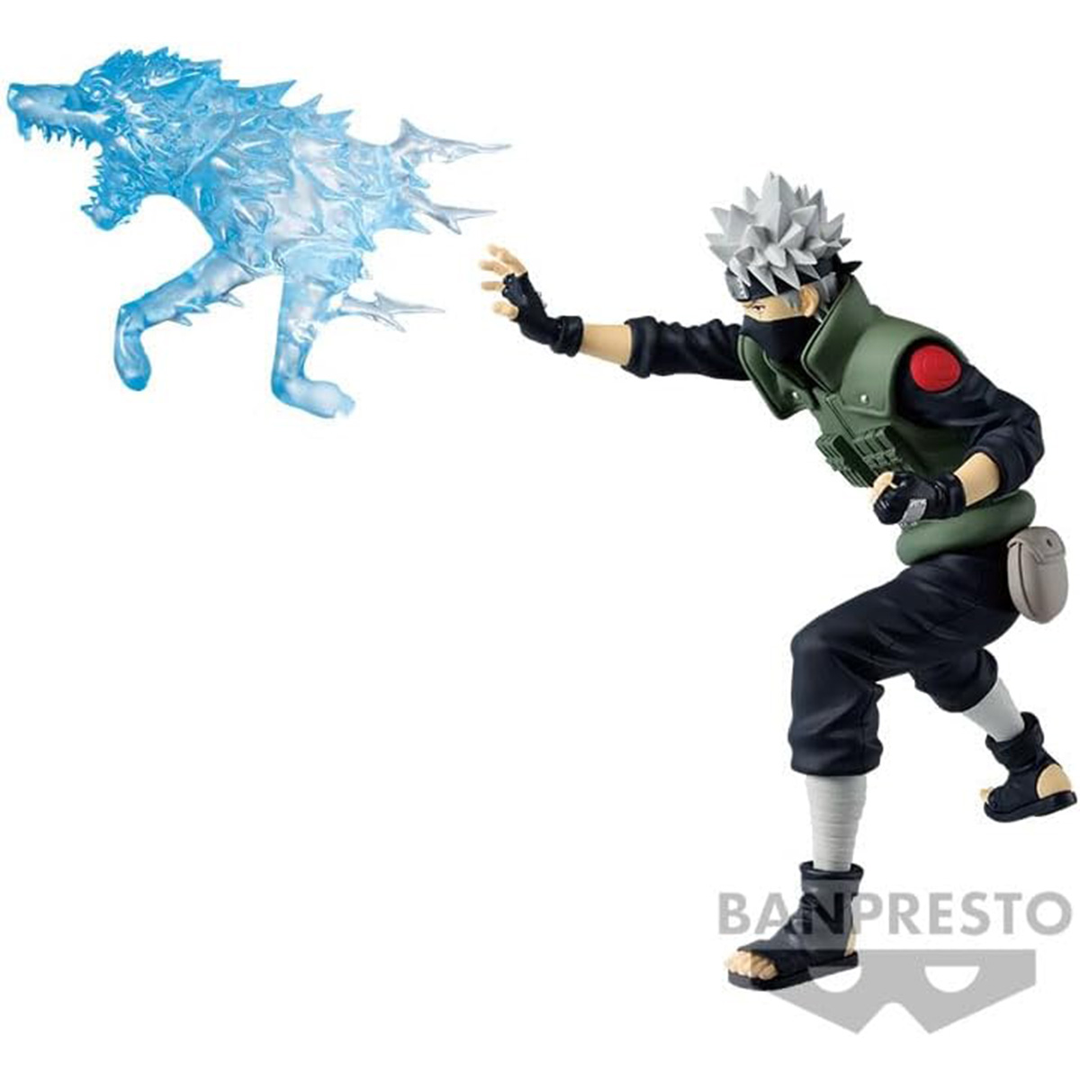 Eine Naruto-Actionfigur von Kakashi, der ein blaues, wolfsförmiges Jutsu wirkt, mit dem Banpresto-Logo.