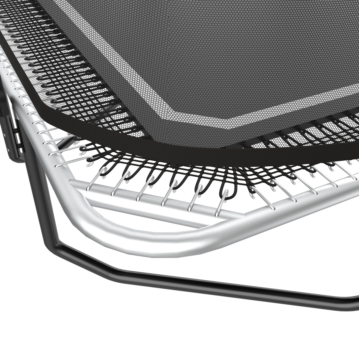 Close-up van een trampoline frame, zwart en zilver. Zwart net en veren.