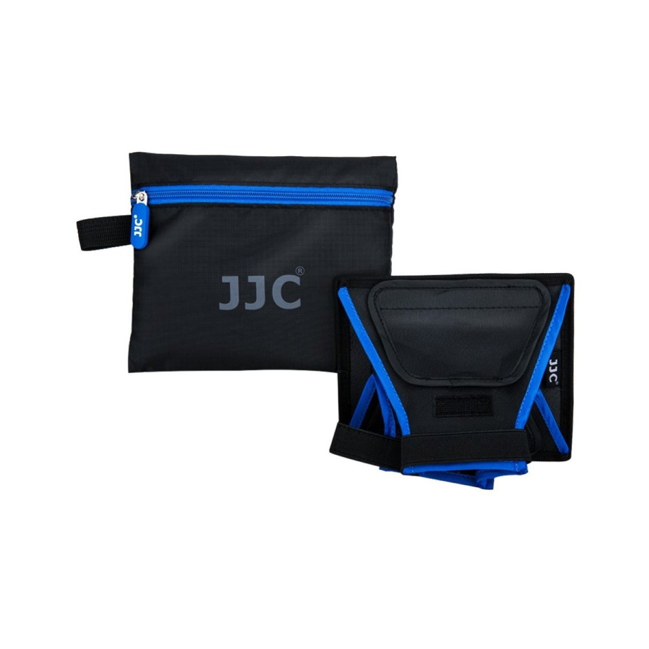 Schwarzes und blaues Kamerazubehör, eine Tasche und eine faltbare Abdeckung.