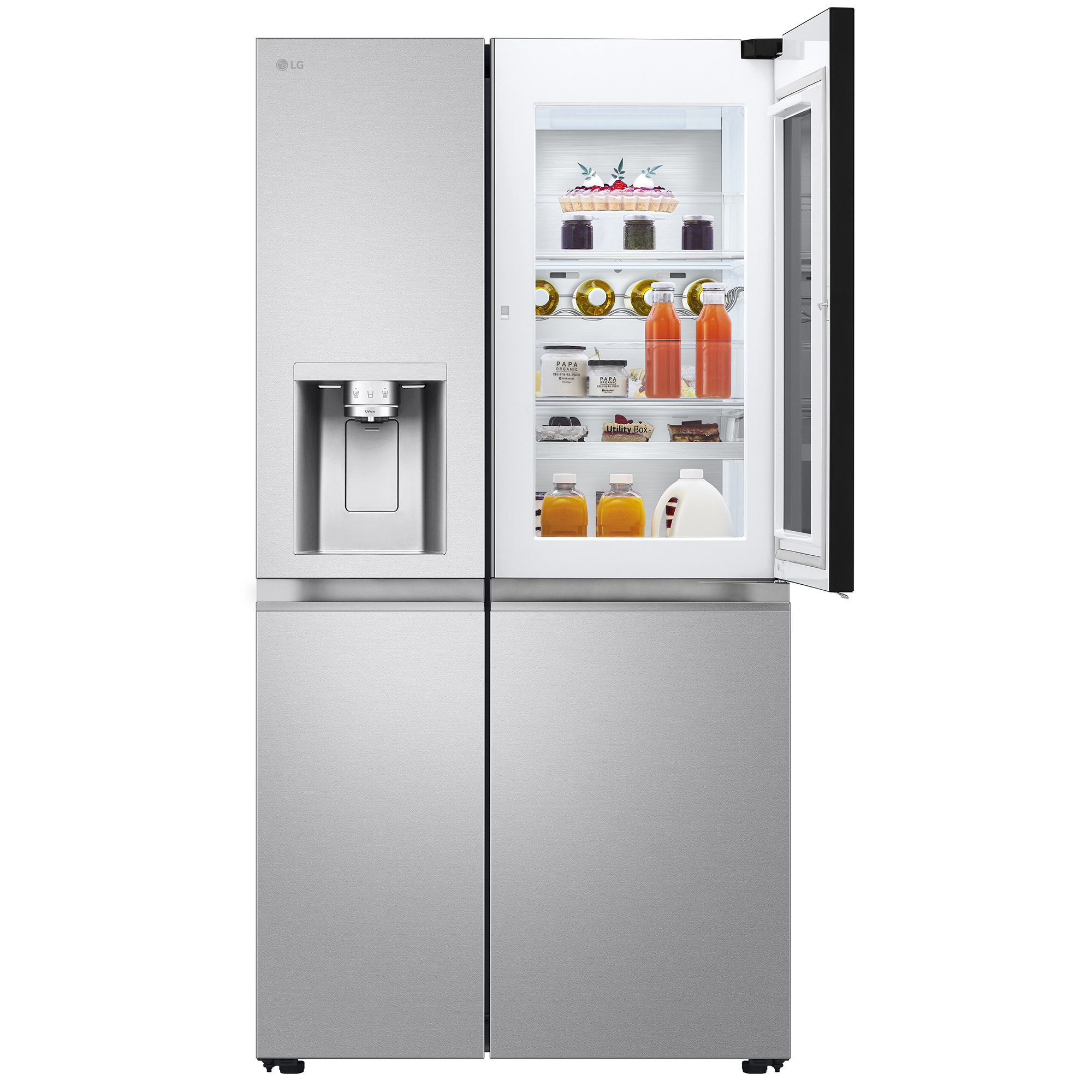 Un refrigerador de acero inoxidable con las puertas abiertas, mostrando comida dentro.