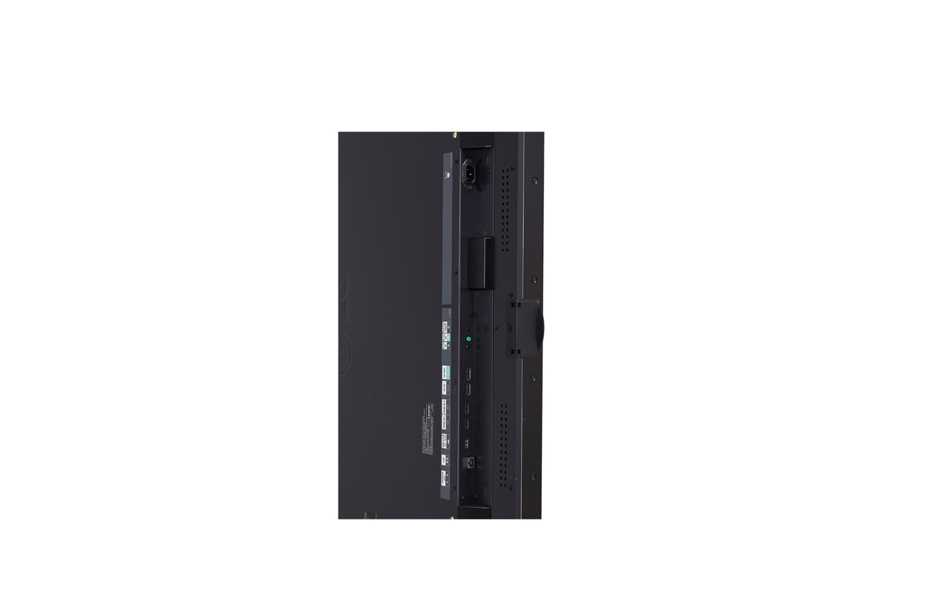 Primo piano delle porte del dispositivo nero. Include Ethernet, USB e altri tipi di connessione.