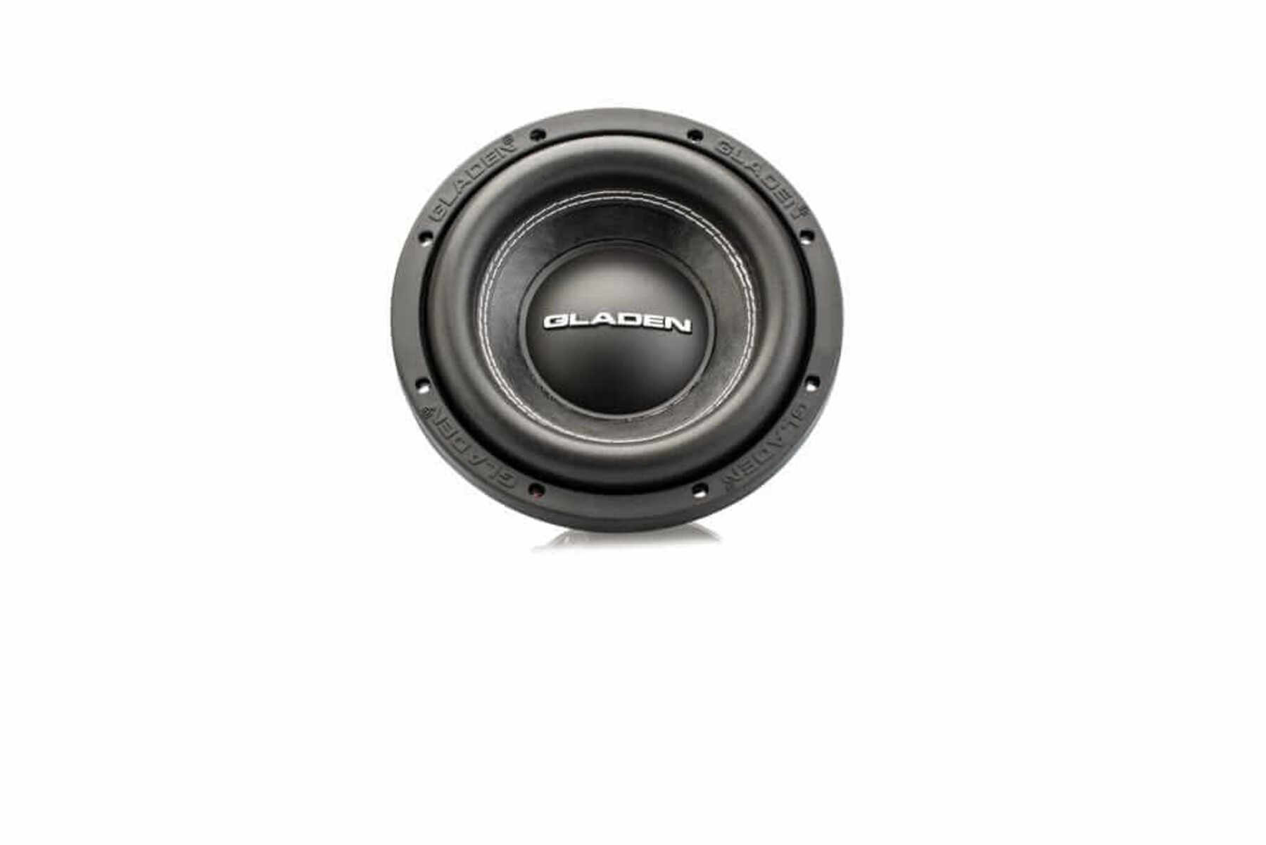 Schwarzer Auto-Subwoofer auf weißem Hintergrund mit weißem Ring.