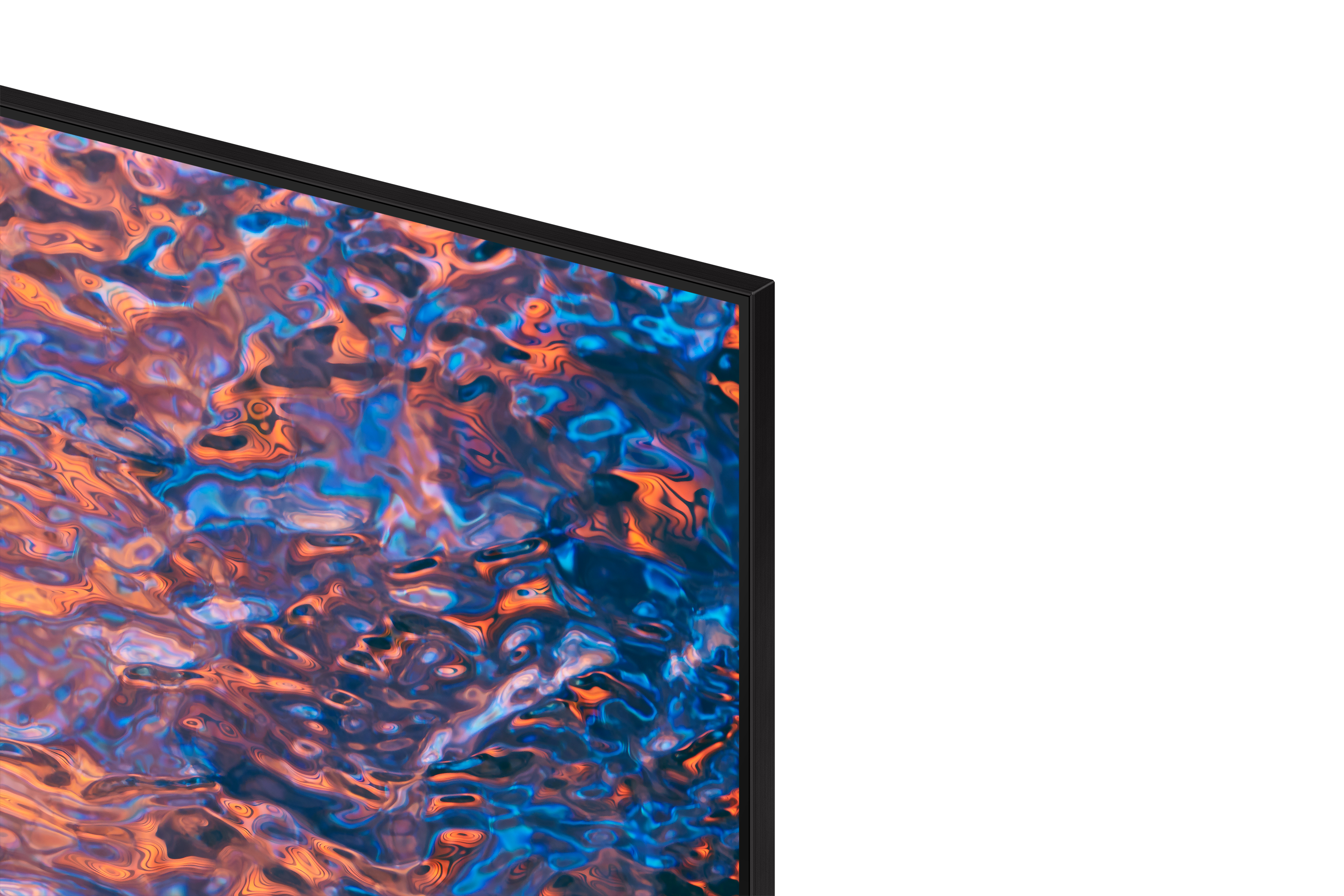 Angolo dello schermo TV, cornice nera, sfondo bianco, primo piano.