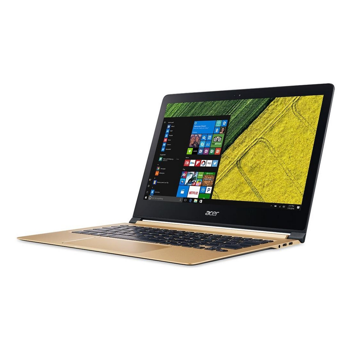 Un laptop Acer dorato è angolato su una superficie bianca, mostrando la sua tastiera e lo schermo.