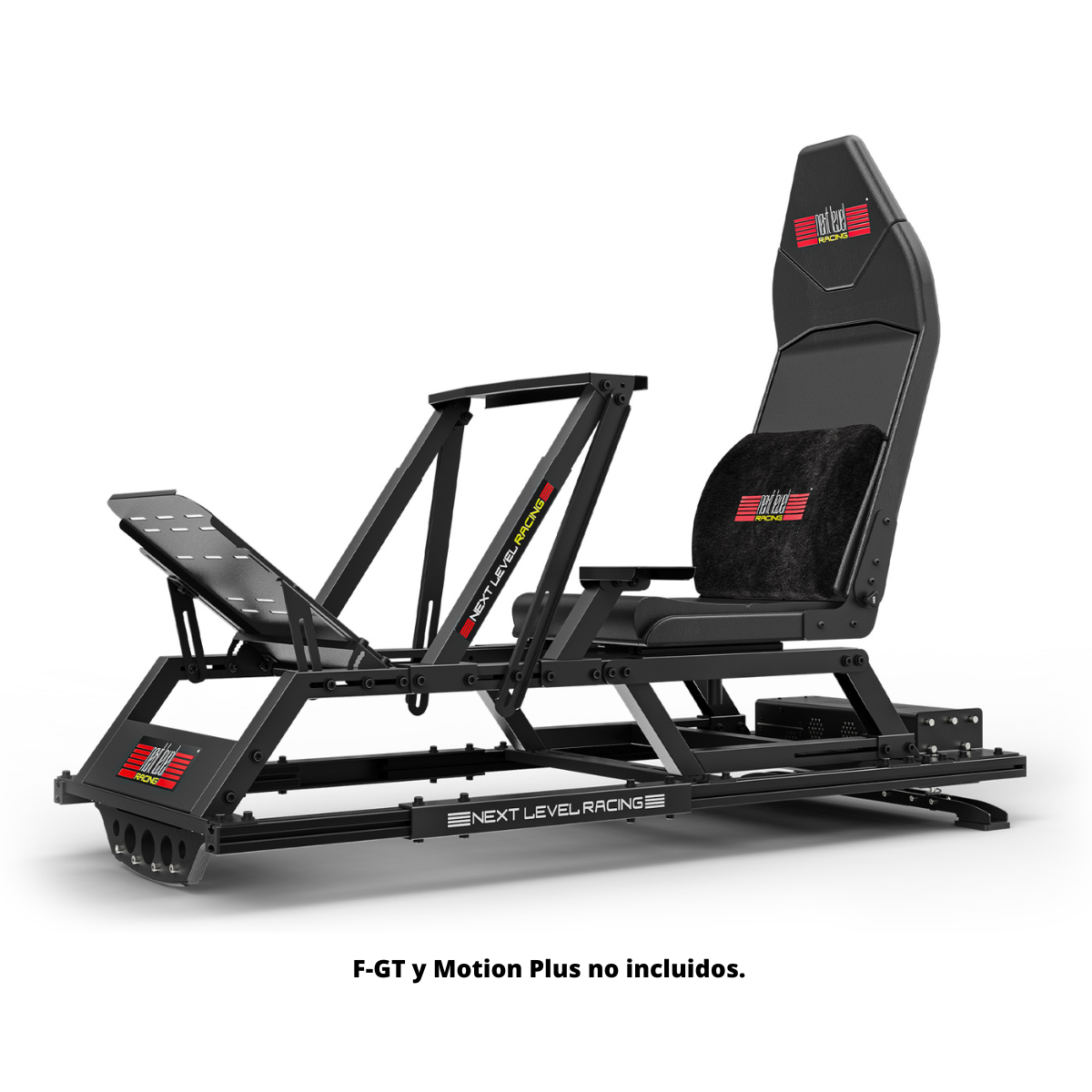 Una cabina de simulador de carreras negra, con asiento, pedales y soporte para volante.