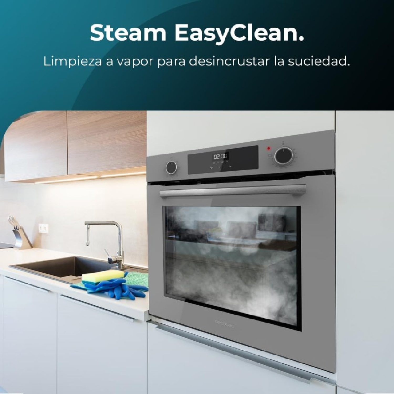 Un horno en una cocina moderna. La puerta del horno está cerrada, con un reloj digital. El horno humea.