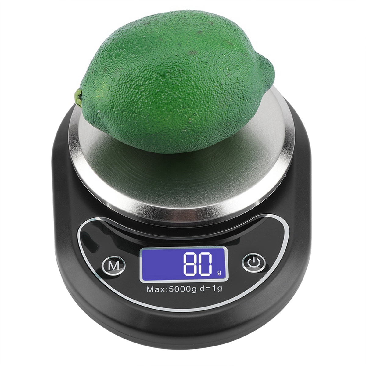 Schwarze digitale Küchenwaage mit grüner Limette darauf.