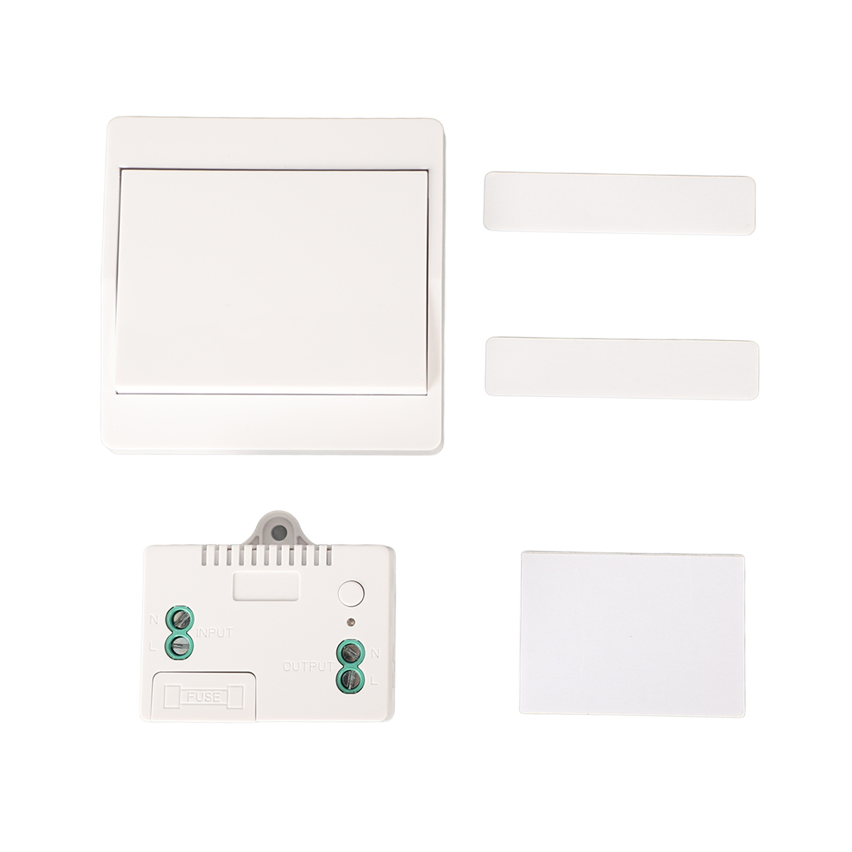 Ein weißes elektrisches Bauteil-Setup mit verschiedenen Teilen.