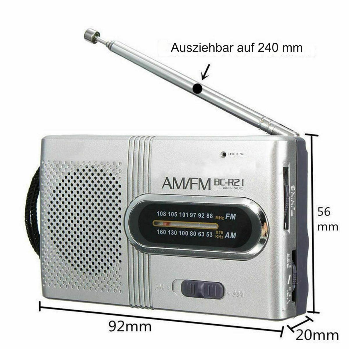 Silbernes AM/FM-Radio mit Maßen und einer auf 240 mm ausgezogenen Antenne.