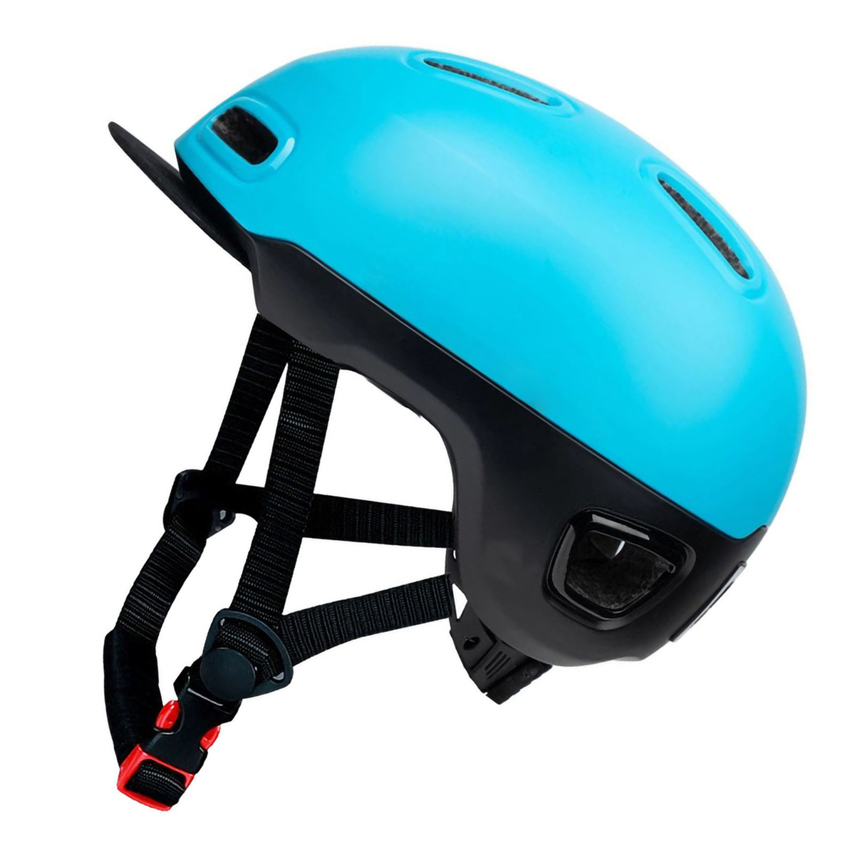 Ein blau-schwarzer Fahrradhelm mit Visier und Riemen. Der Helm befindet sich auf weißem Hintergrund.
