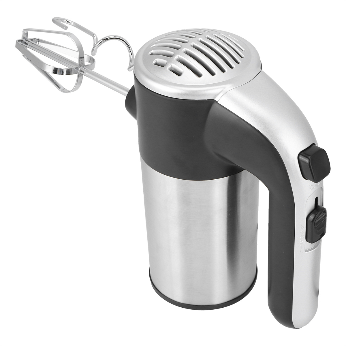 Ein silberner und schwarzer Handmixer mit einem silbernen Mixaufsatz, vor weißem Hintergrund.
